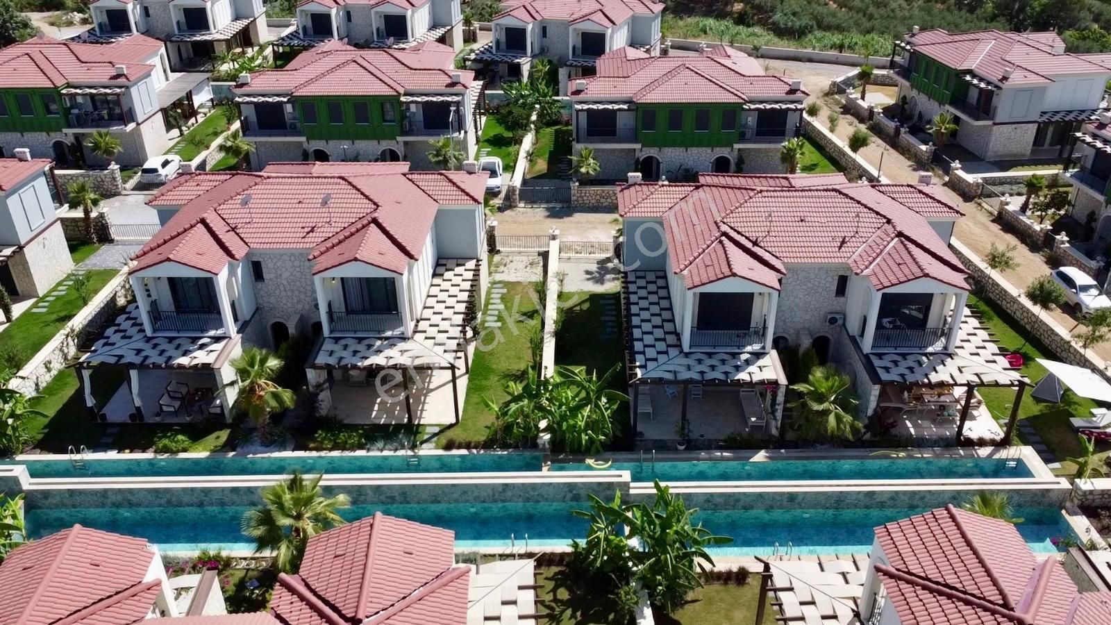 Kuşadası Davutlar Termalde Satılık 3+1 Villa - Görsel 4