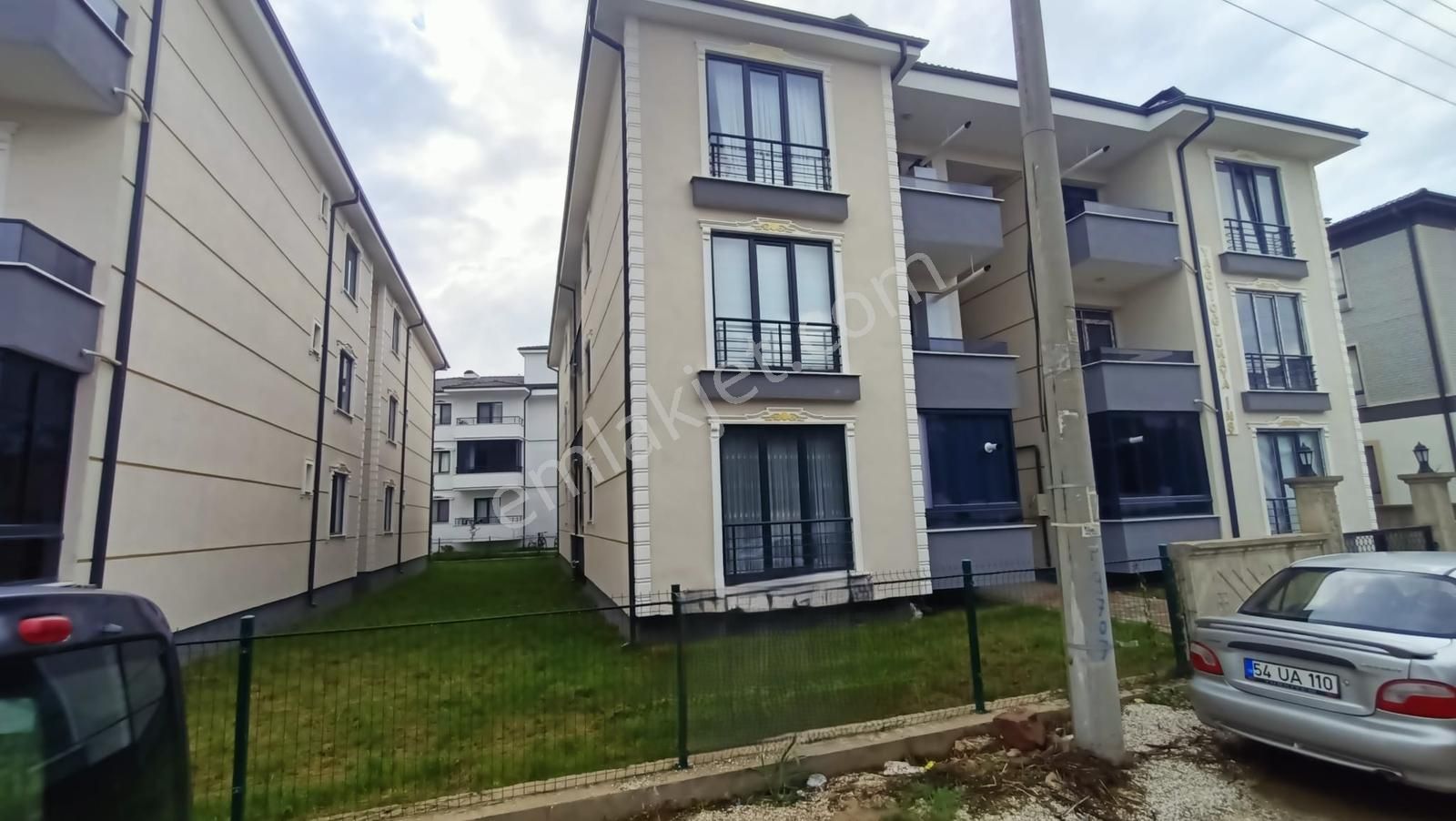 Alp Gayrimenkulden Hanlıköyde Satılık 2+1 Yüksek Giriş Daire