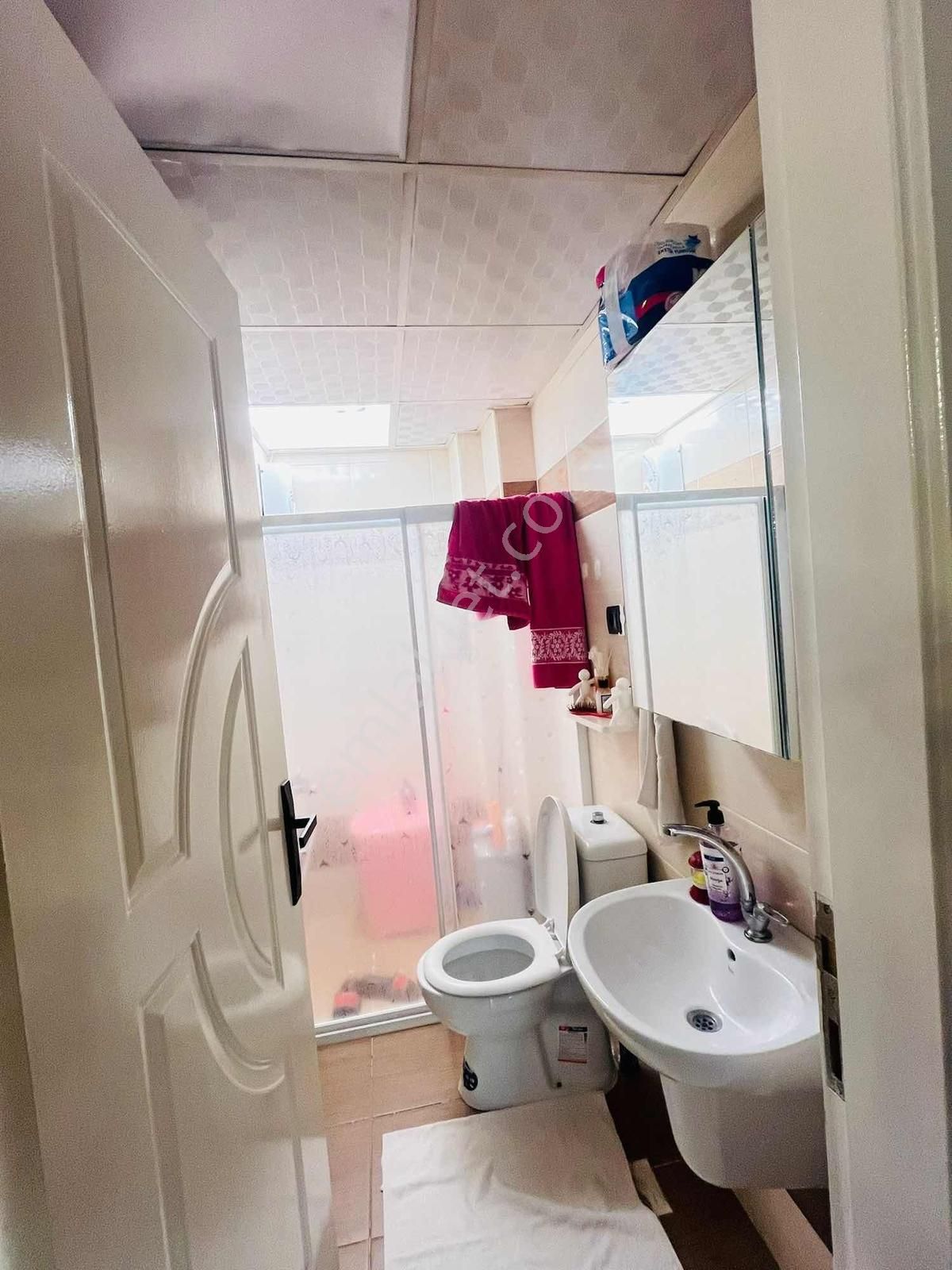 Uzaydan Binevlerde Acil Satılık Lüks Uyğun 1+1 Daire - Görsel 6