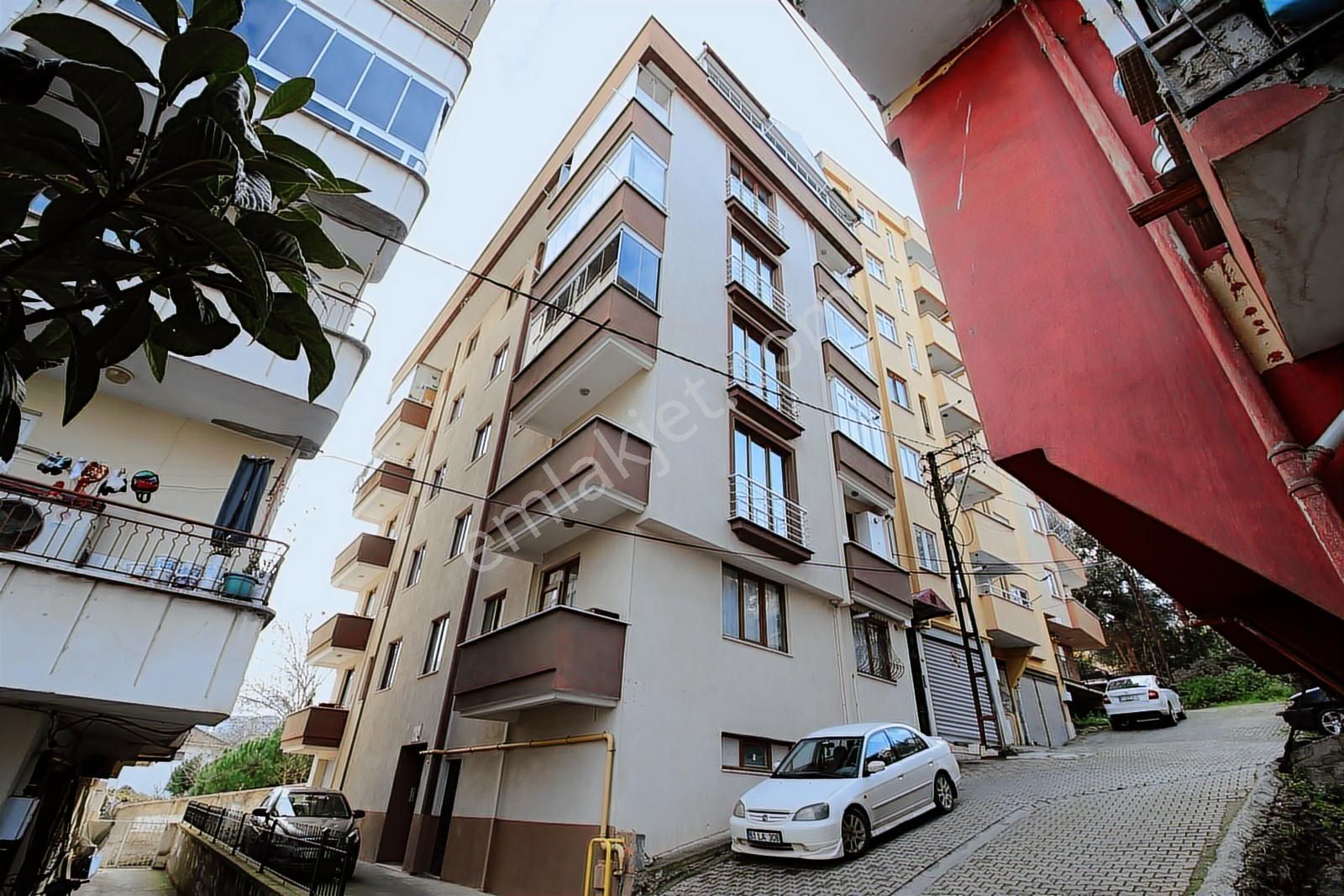 Kaçmazemlak'tan Trabzon Akçaabat Yaylacık Mah Satılık Daire