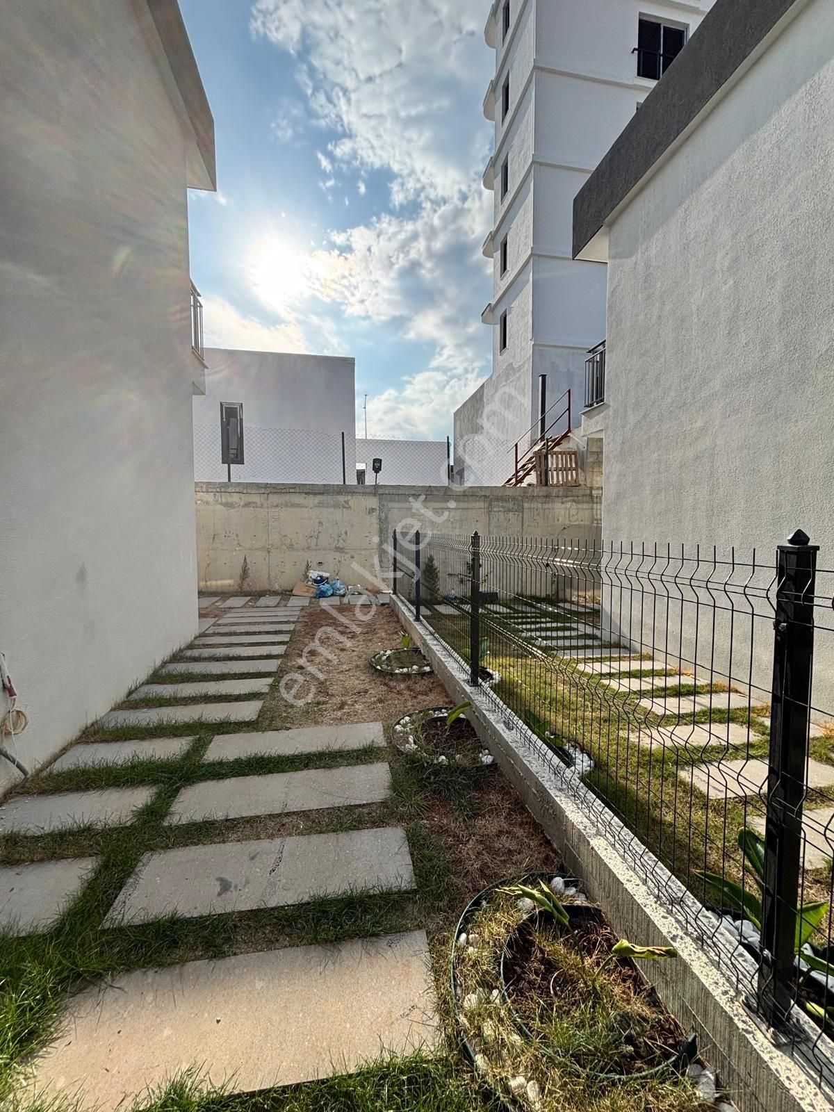 Çınarlıda Villa Tadında İskanlı Konsept 1+1 Satılık Daire - Görsel 15