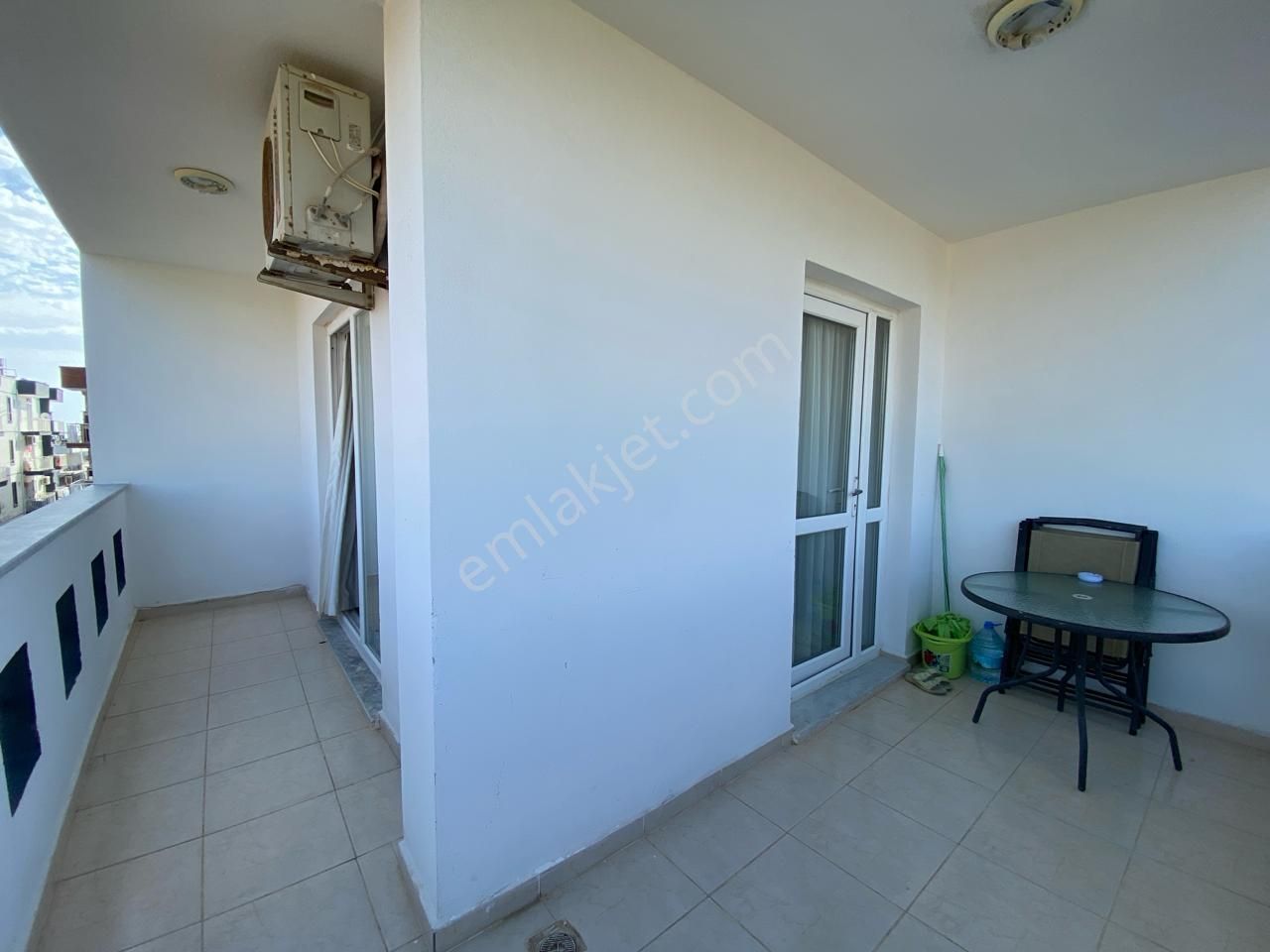 Efeler Mahallesi’nde Satılık 1+1 Eşyalı Havuzlu Ara Kat Daire Fiyat: 3.650.000 Tl - Görsel 3