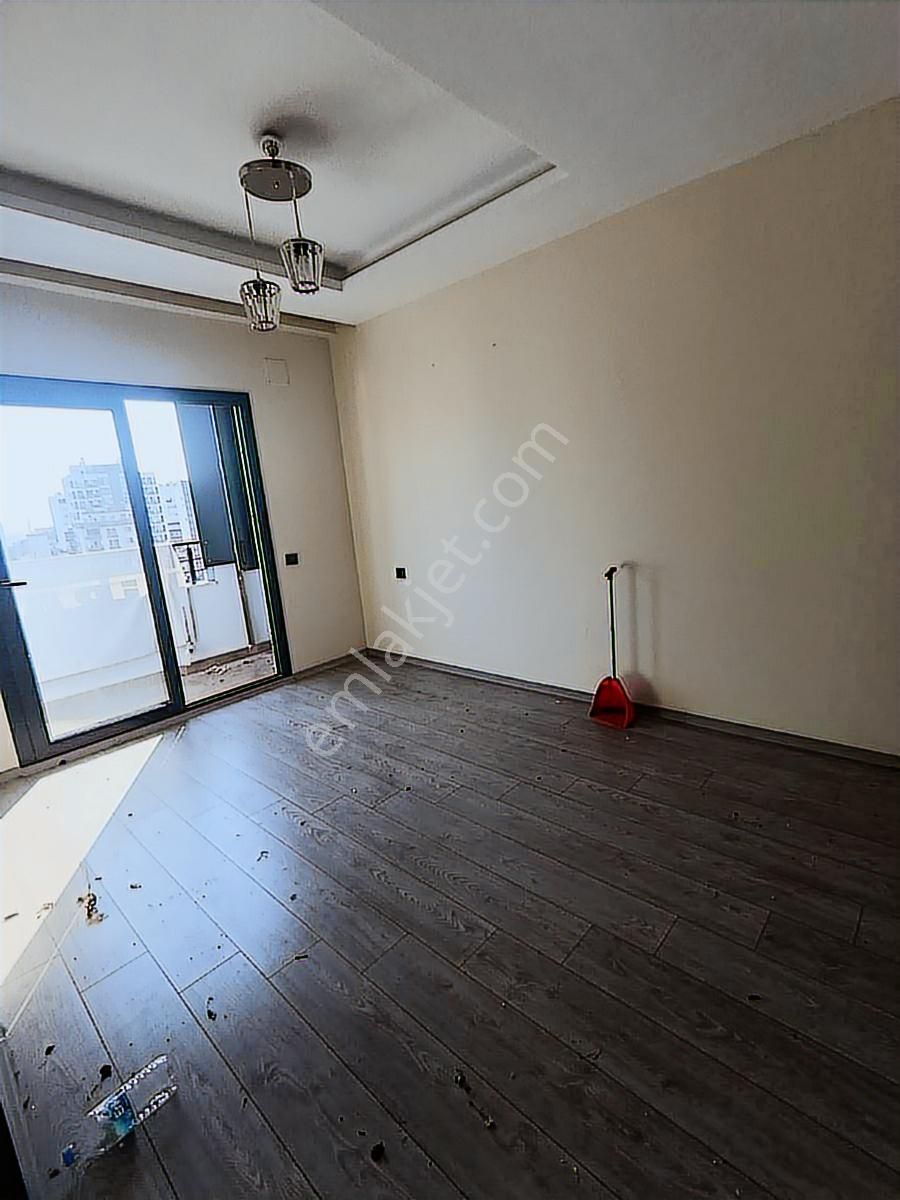 Mersin Mezitli Merkez Mahallesi'nde Satılık 2+1 Daire - Görsel 4