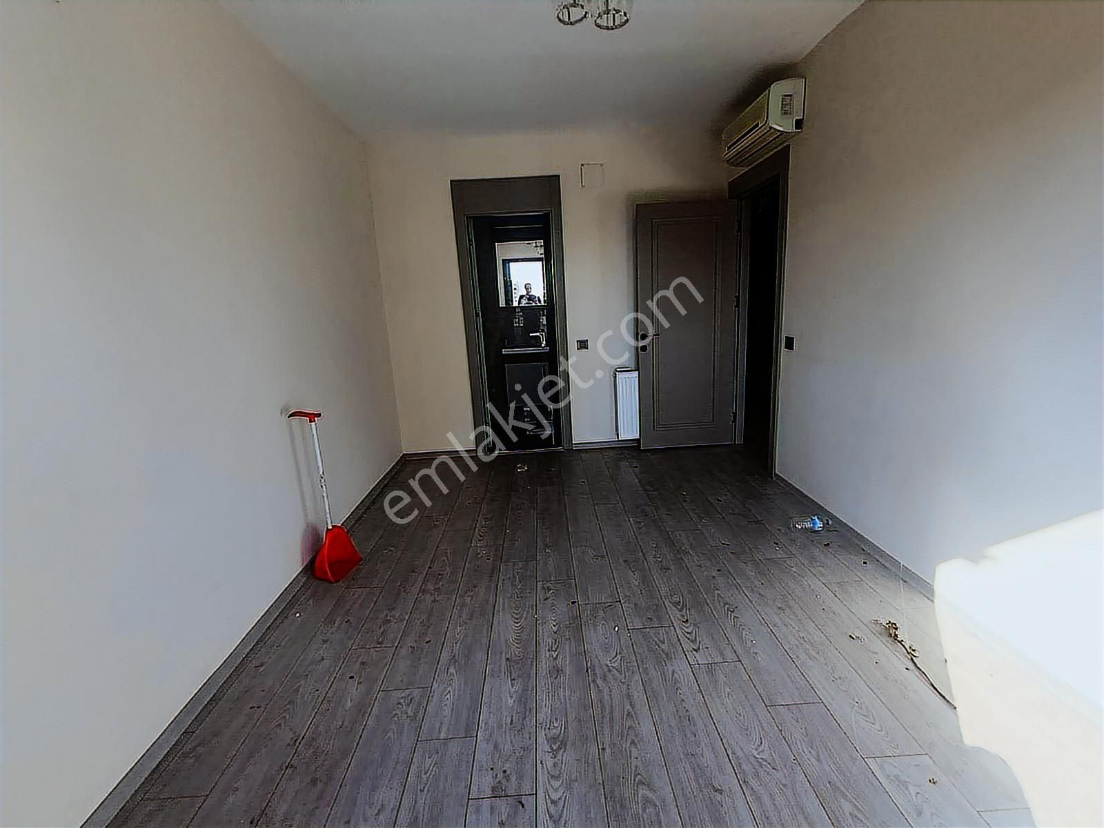 Mersin Mezitli Merkez Mahallesi'nde Satılık 2+1 Daire - Görsel 5