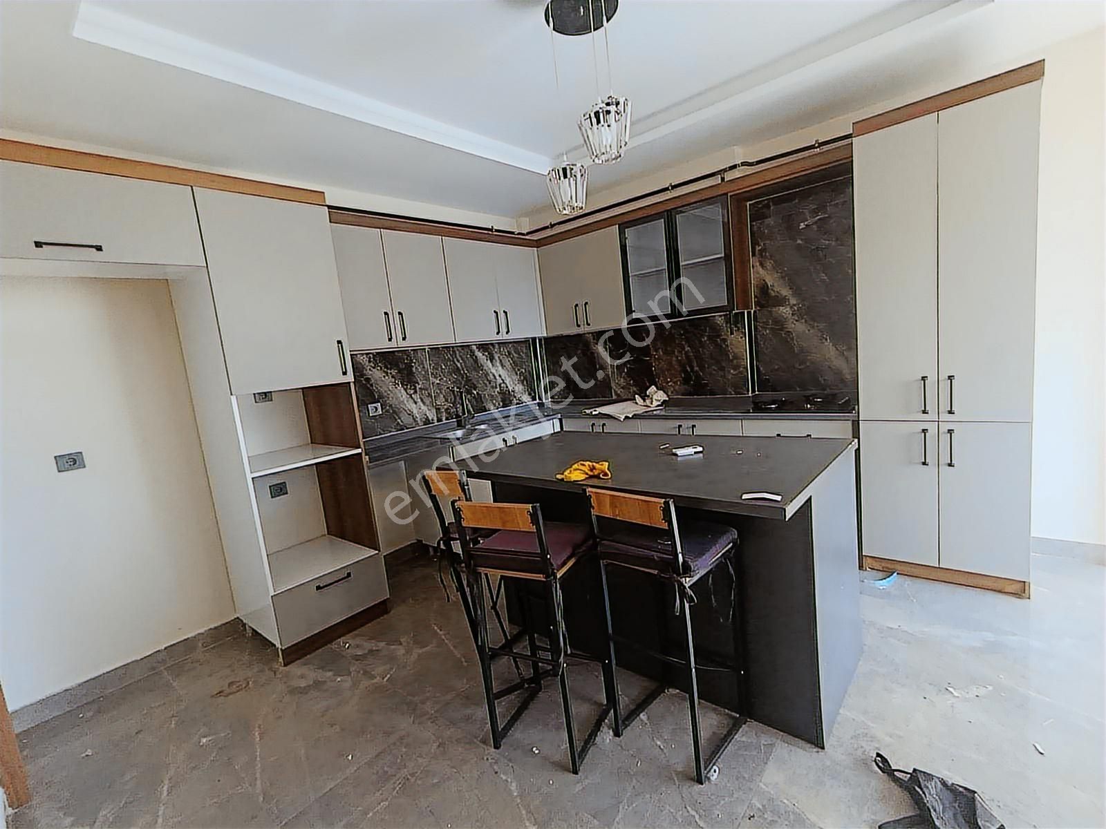 Mersin Mezitli Merkez Mahallesi'nde Satılık 2+1 Daire - Görsel 8