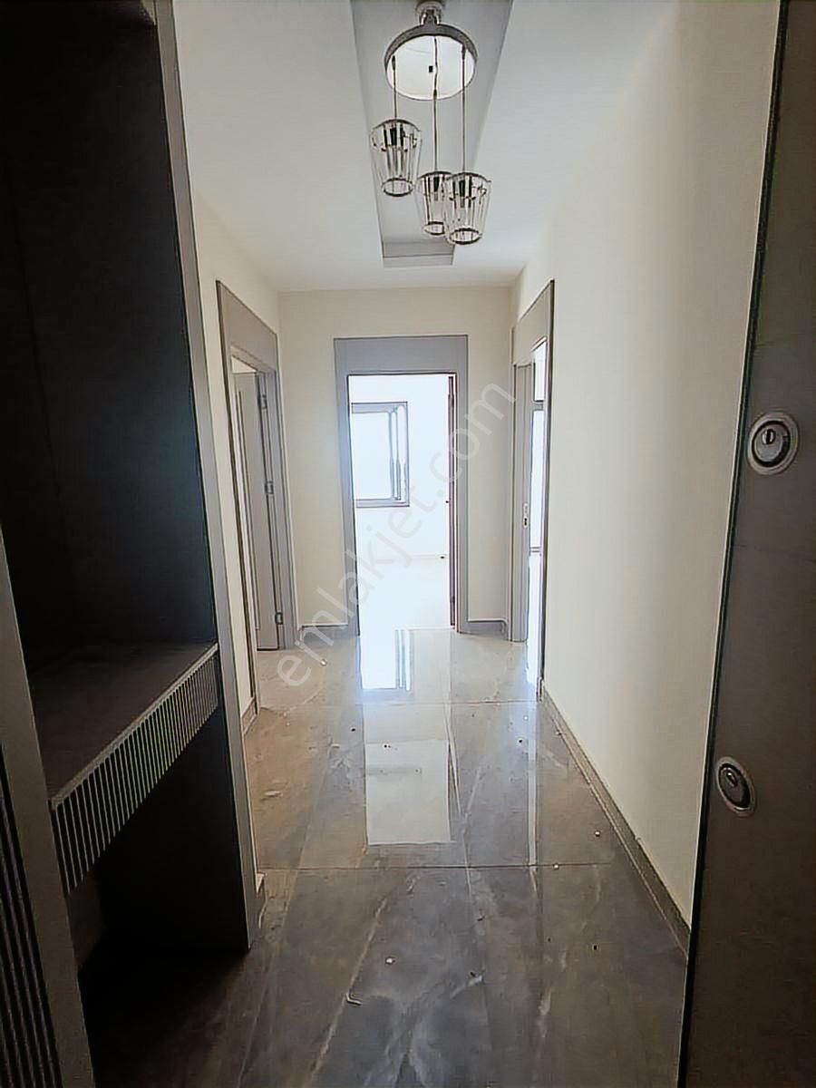 Mersin Mezitli Merkez Mahallesi'nde Satılık 2+1 Daire - Görsel 14