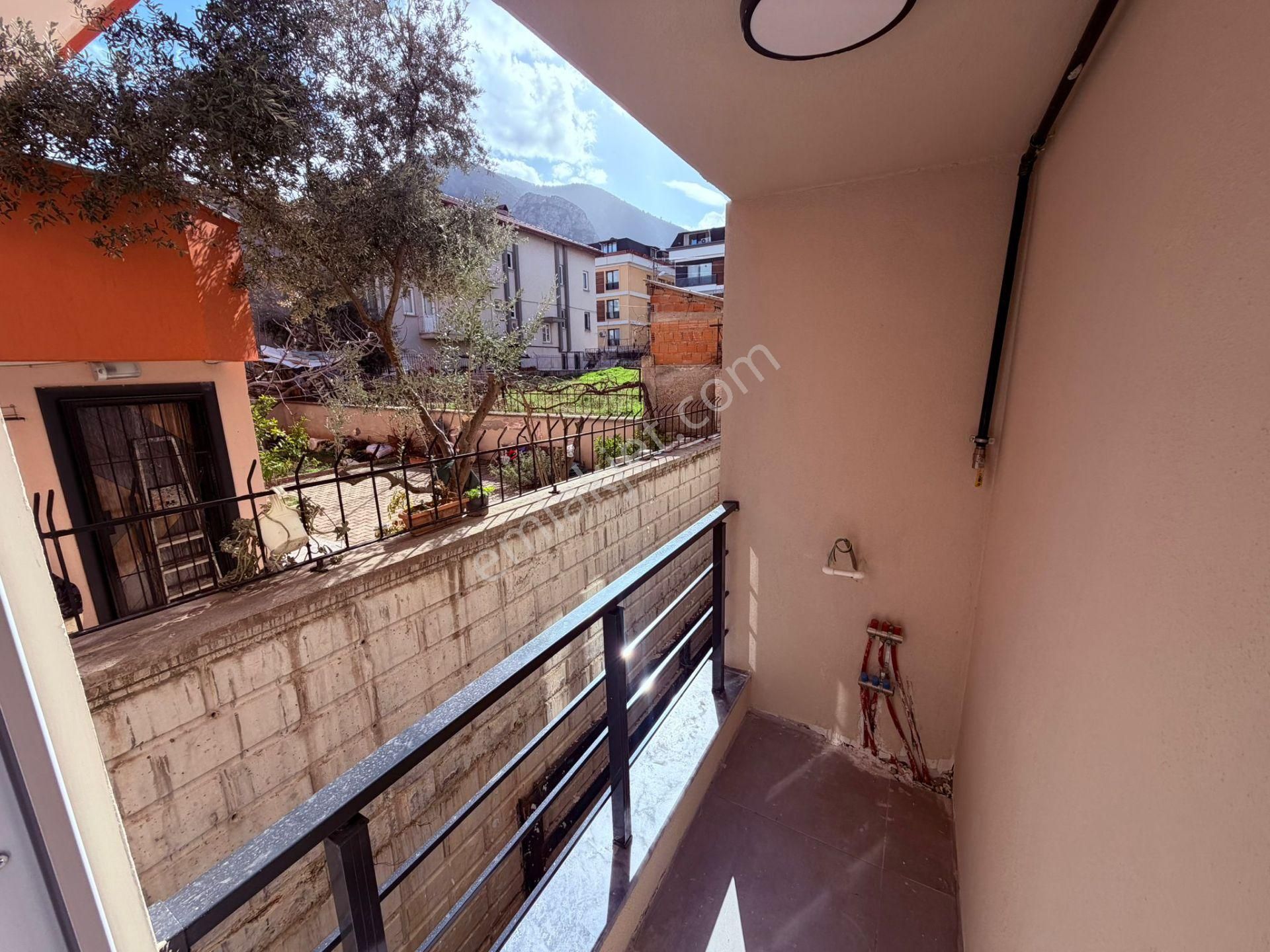 Arakat Balkonlu Yatırımlık Üniversiteye Yakın 1+1 Apart - Görsel 12