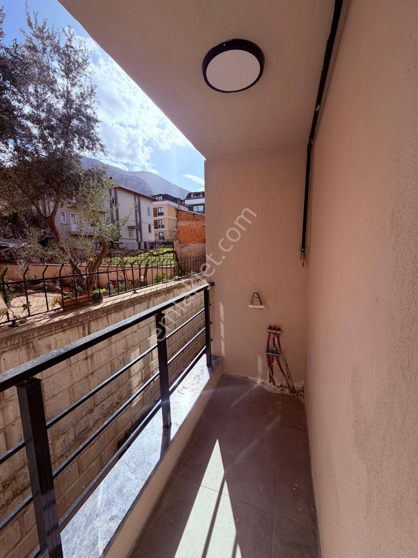 Arakat Balkonlu Yatırımlık Üniversiteye Yakın 1+1 Apart - Görsel 23