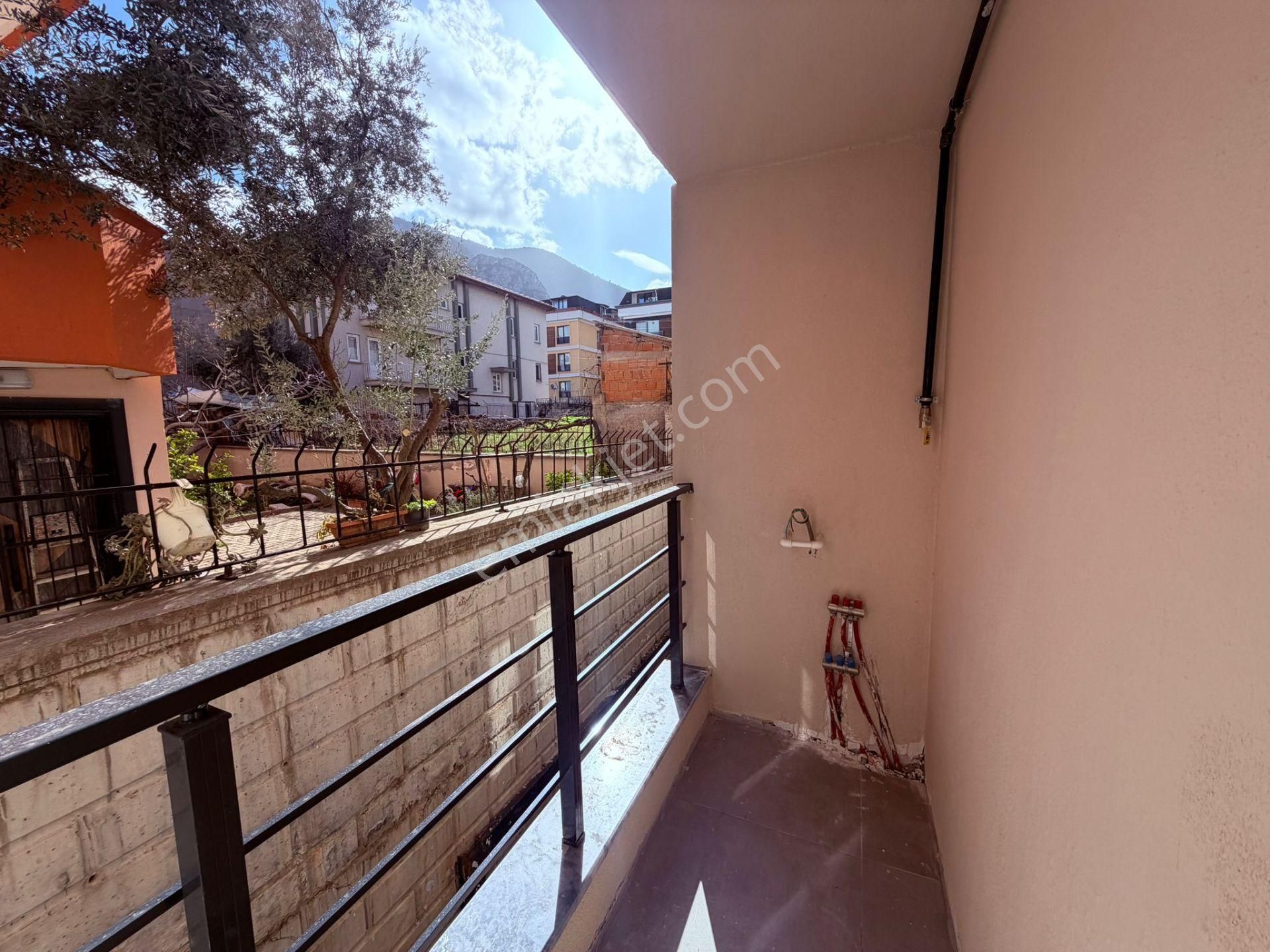 Arakat Balkonlu Yatırımlık Üniversiteye Yakın 1+1 Apart - Görsel 16