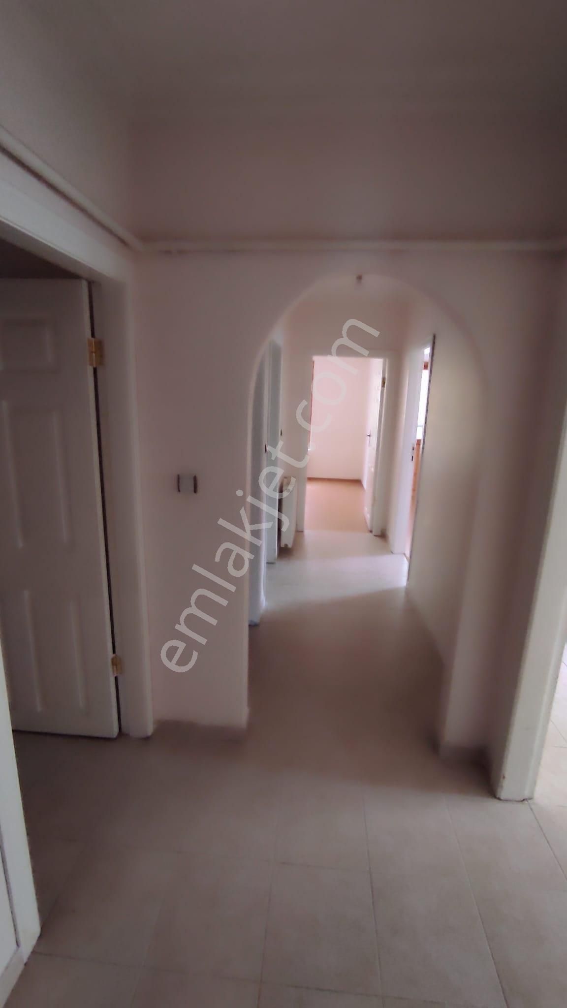 Kiralık*ufuktepe*pazarın Yanında*giriş*balkonlu*2+1*geniş*yapılı*daire* - Görsel 5