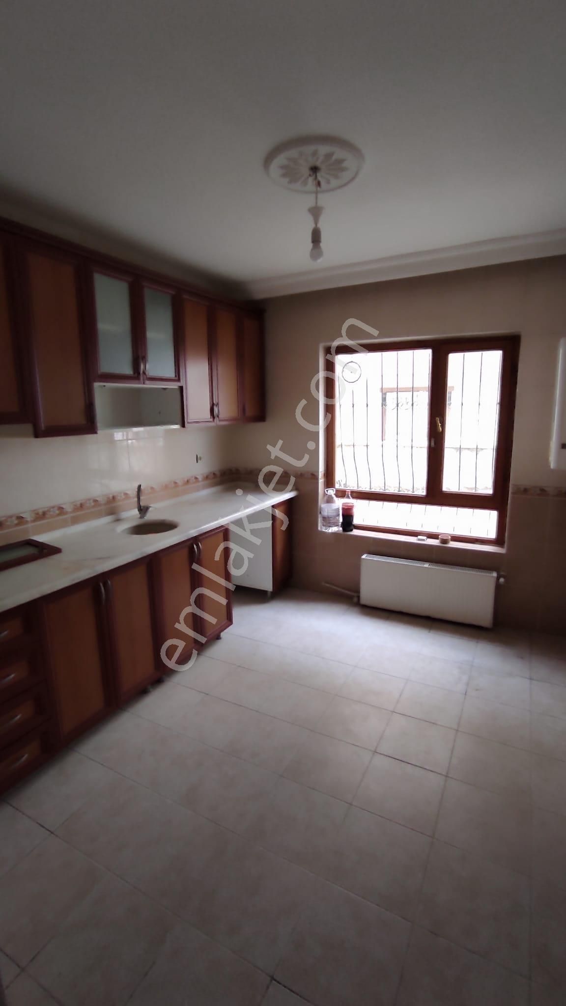 Kiralık*ufuktepe*pazarın Yanında*giriş*balkonlu*2+1*geniş*yapılı*daire* - Görsel 2