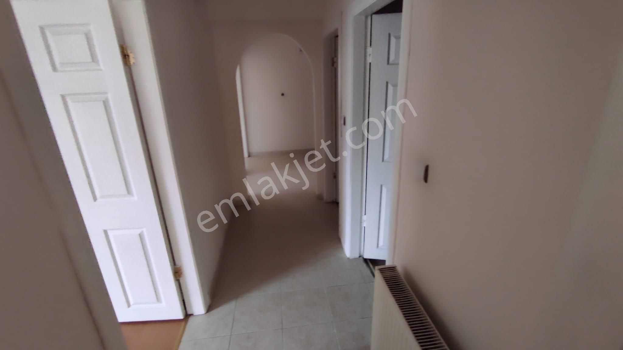 Kiralık*ufuktepe*pazarın Yanında*giriş*balkonlu*2+1*geniş*yapılı*daire* - Görsel 7