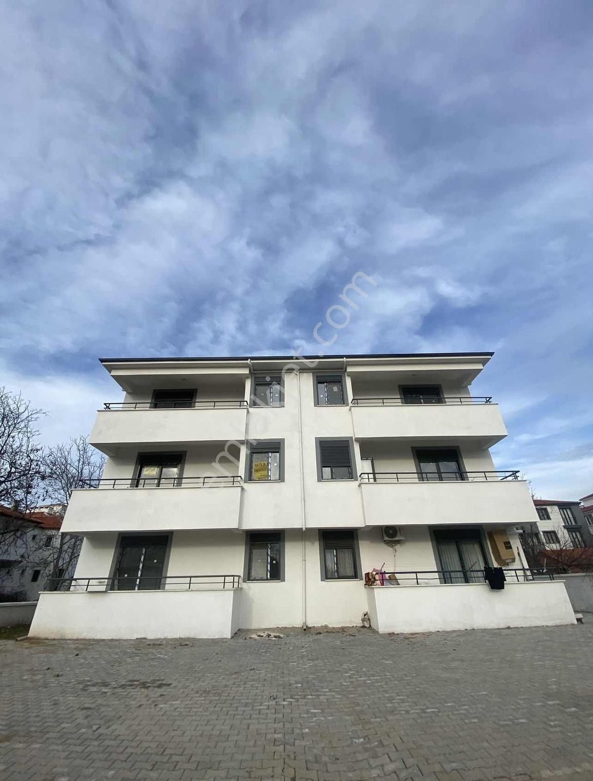 Prestij Gayrimenkulden Gömeç Yaya Mah. 2+1 Kapalı Mutfak Daire