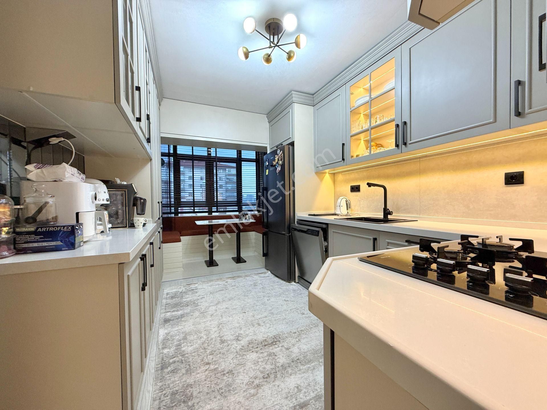 Kalecik Emlak'tan Önü Açık, Güney Full Yapılı 220m², Şömine, Jakuzi 5+1