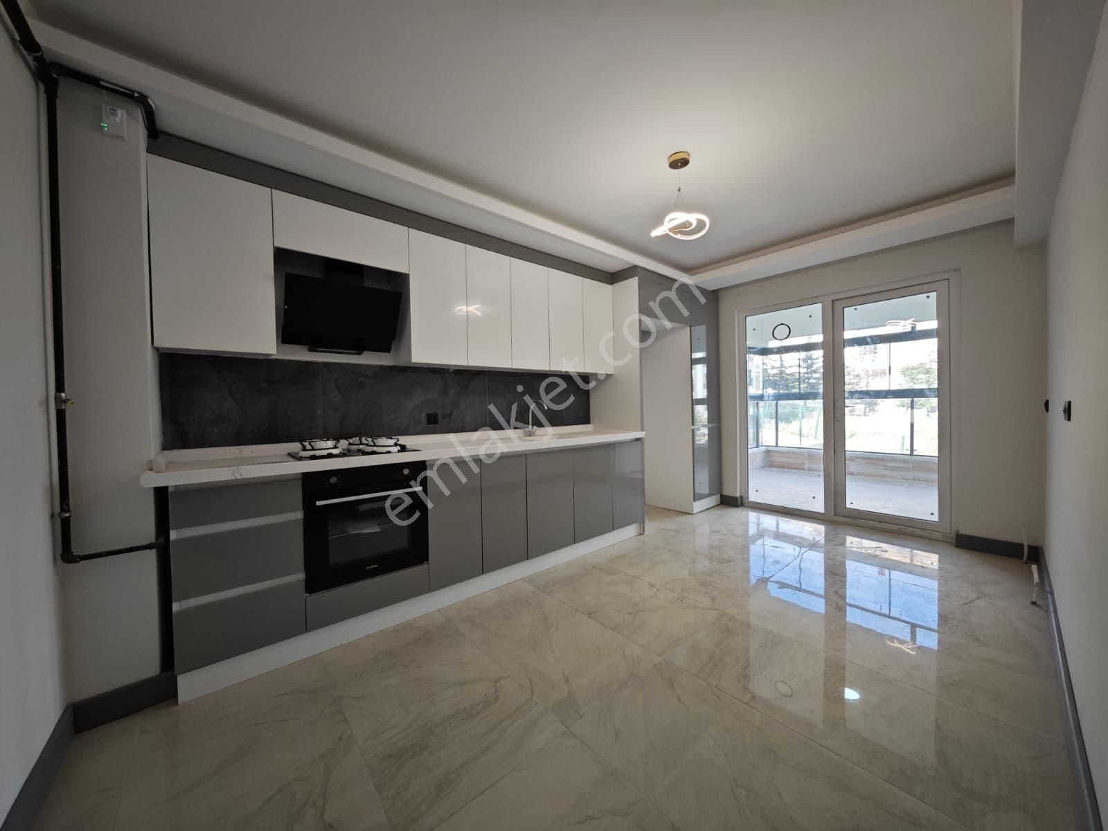 Karapürçek'te Ultra Lüks Yapılı 140 M2 3+1 2.katta Satılık Sıfır Daire !!! - Görsel 6