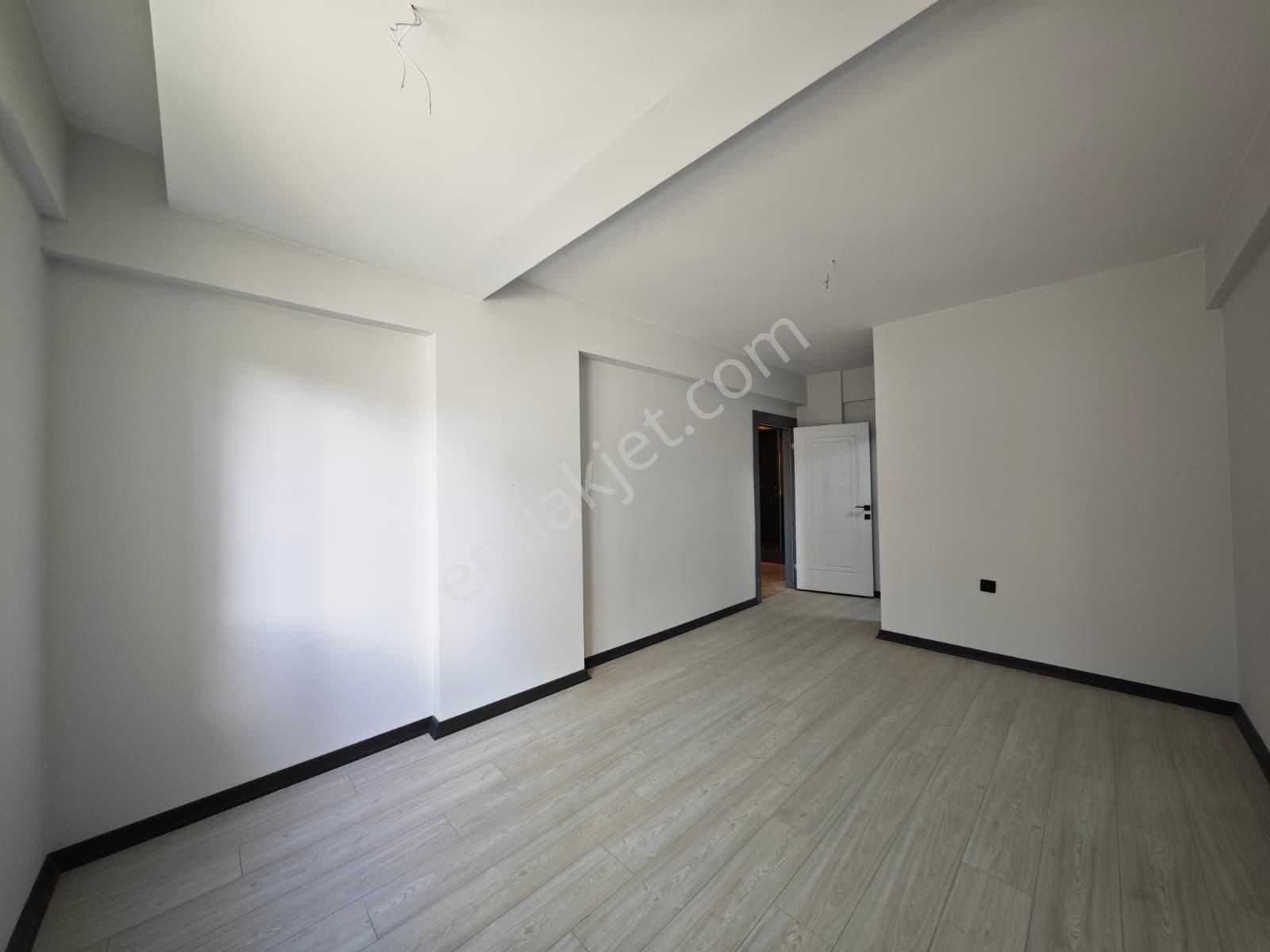 Karapürçek'te Ultra Lüks Yapılı 140 M2 3+1 2.katta Satılık Sıfır Daire !!! - Görsel 20