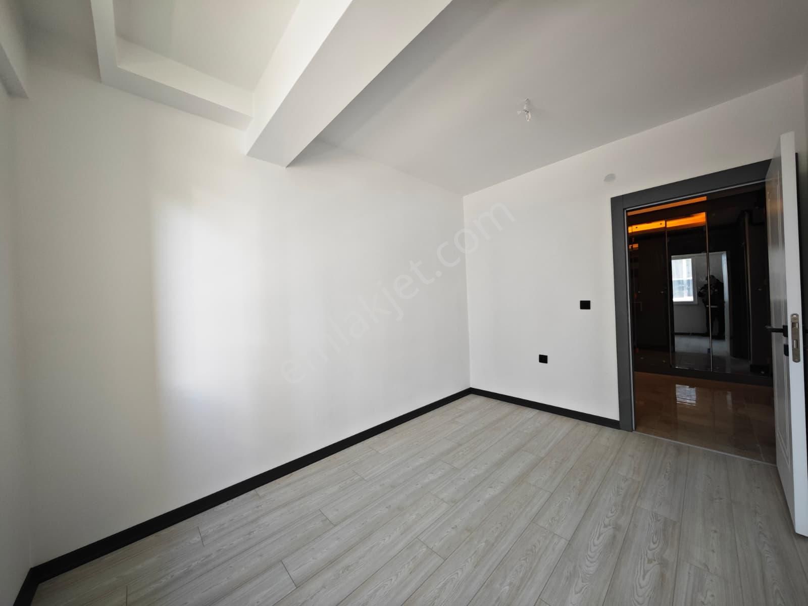 Karapürçek'te Ultra Lüks Yapılı 140 M2 3+1 2.katta Satılık Sıfır Daire !!! - Görsel 15