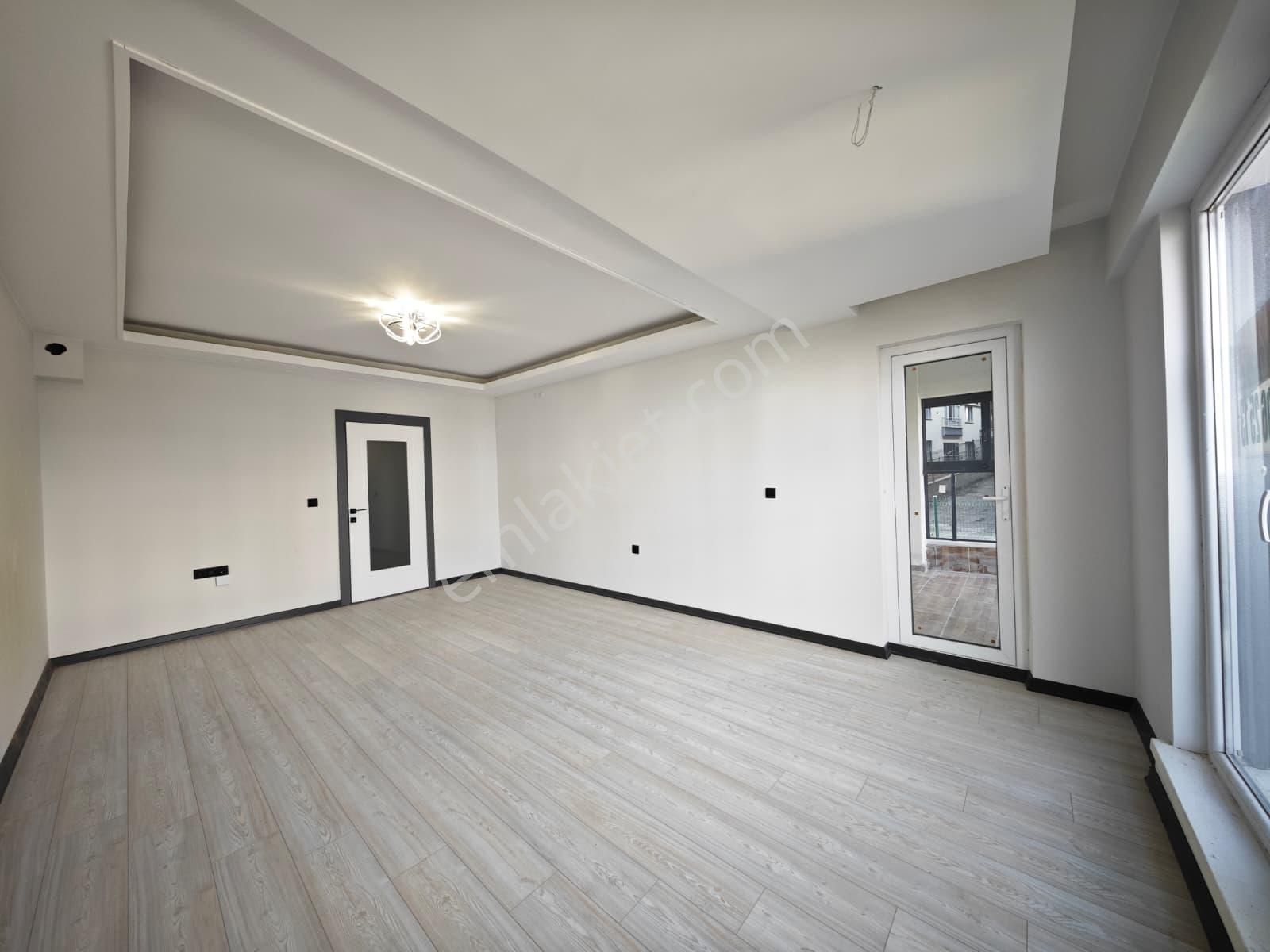 Karapürçek'te Ultra Lüks Yapılı 140 M2 3+1 2.katta Satılık Sıfır Daire !!! - Görsel 8