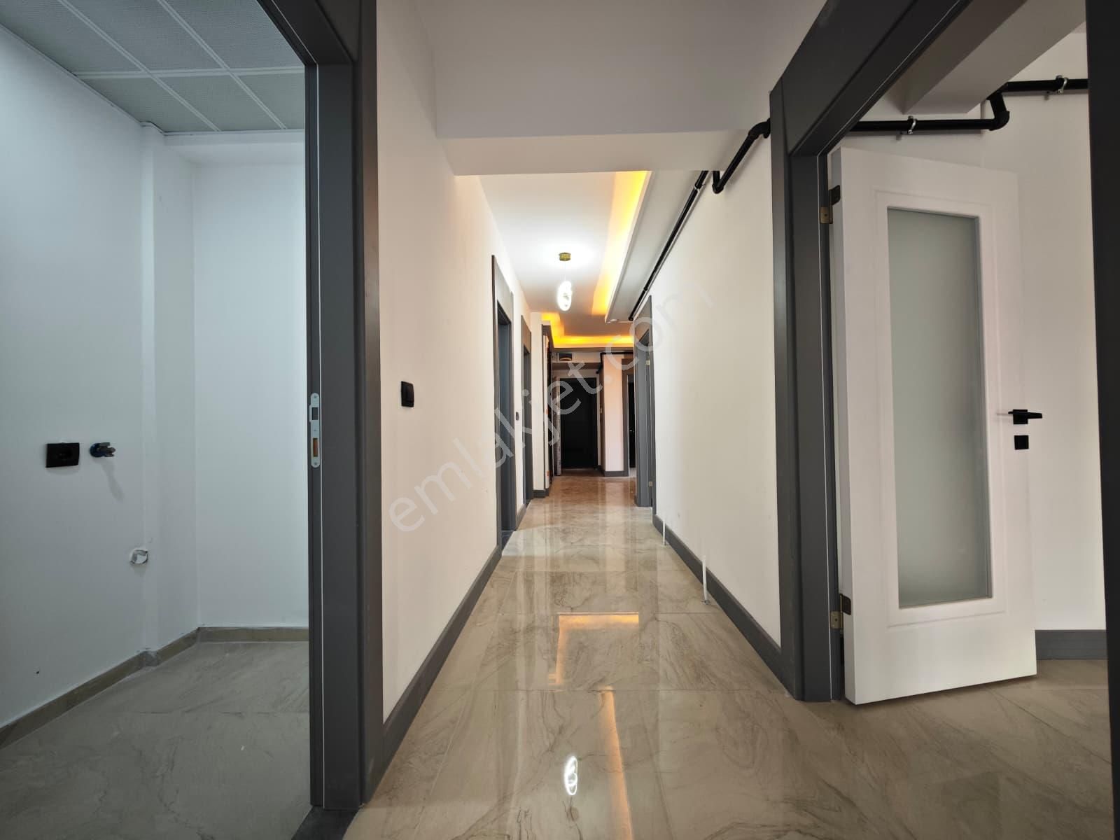 Karapürçek'te Ultra Lüks Yapılı 140 M2 3+1 2.katta Satılık Sıfır Daire !!! - Görsel 30