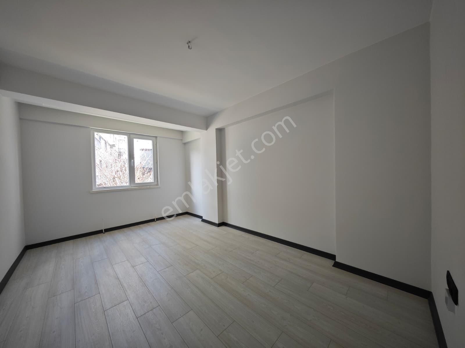 Karapürçek'te Ultra Lüks Yapılı 140 M2 3+1 2.katta Satılık Sıfır Daire !!! - Görsel 18