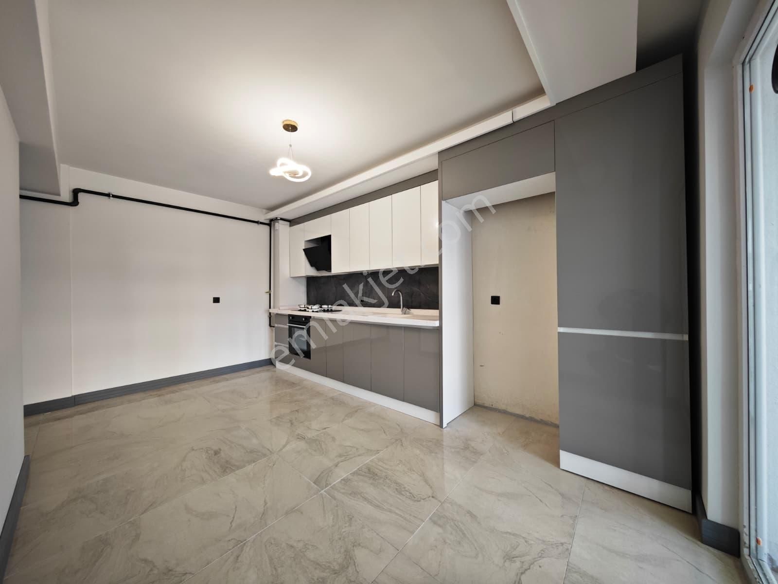 Karapürçek'te Ultra Lüks Yapılı 140 M2 3+1 2.katta Satılık Sıfır Daire !!! - Görsel 5