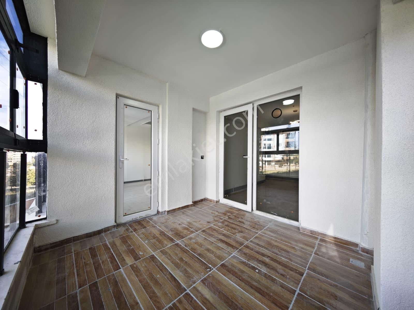 Karapürçek'te Ultra Lüks Yapılı 140 M2 3+1 2.katta Satılık Sıfır Daire !!! - Görsel 26