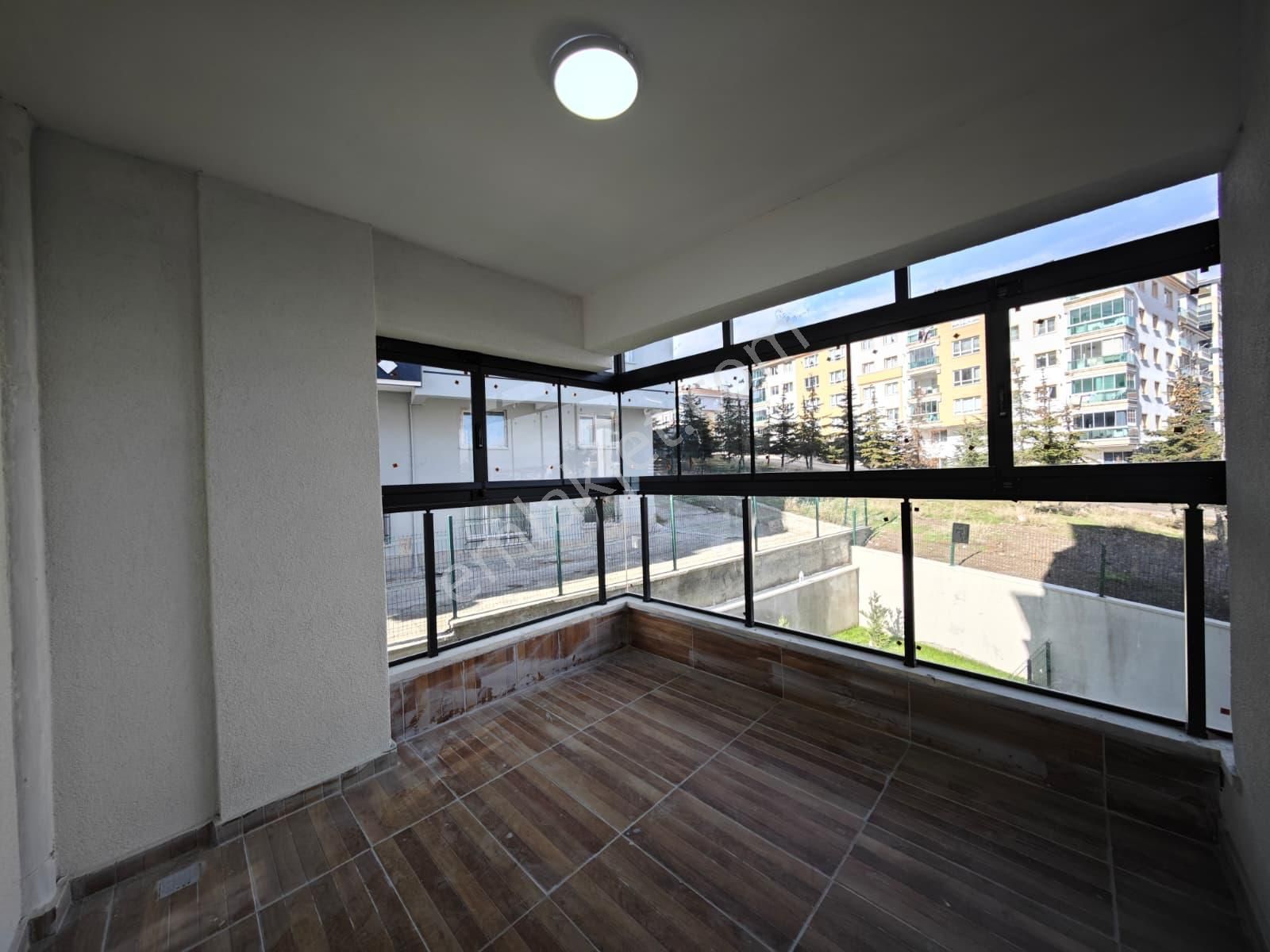 Karapürçek'te Ultra Lüks Yapılı 140 M2 3+1 2.katta Satılık Sıfır Daire !!! - Görsel 23