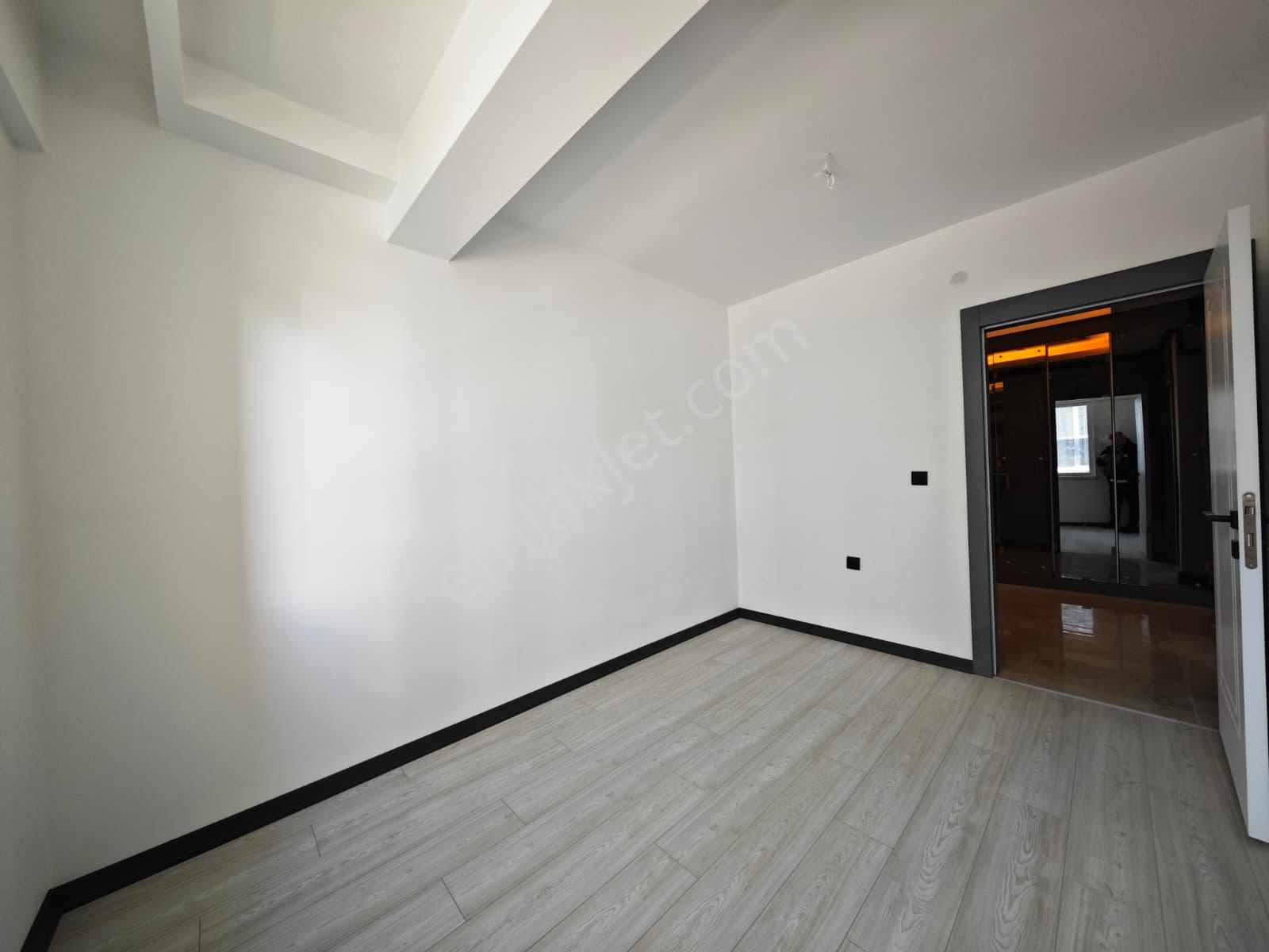 Karapürçek'te Ultra Lüks Yapılı 140 M2 3+1 2.katta Satılık Sıfır Daire !!! - Görsel 21