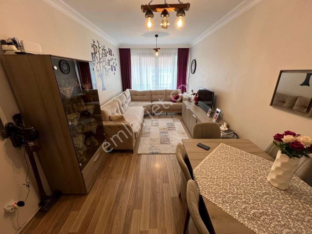 Bağlarbaşın'da Genç Binada Minibüse 2.bina Ayrı M. 2+1