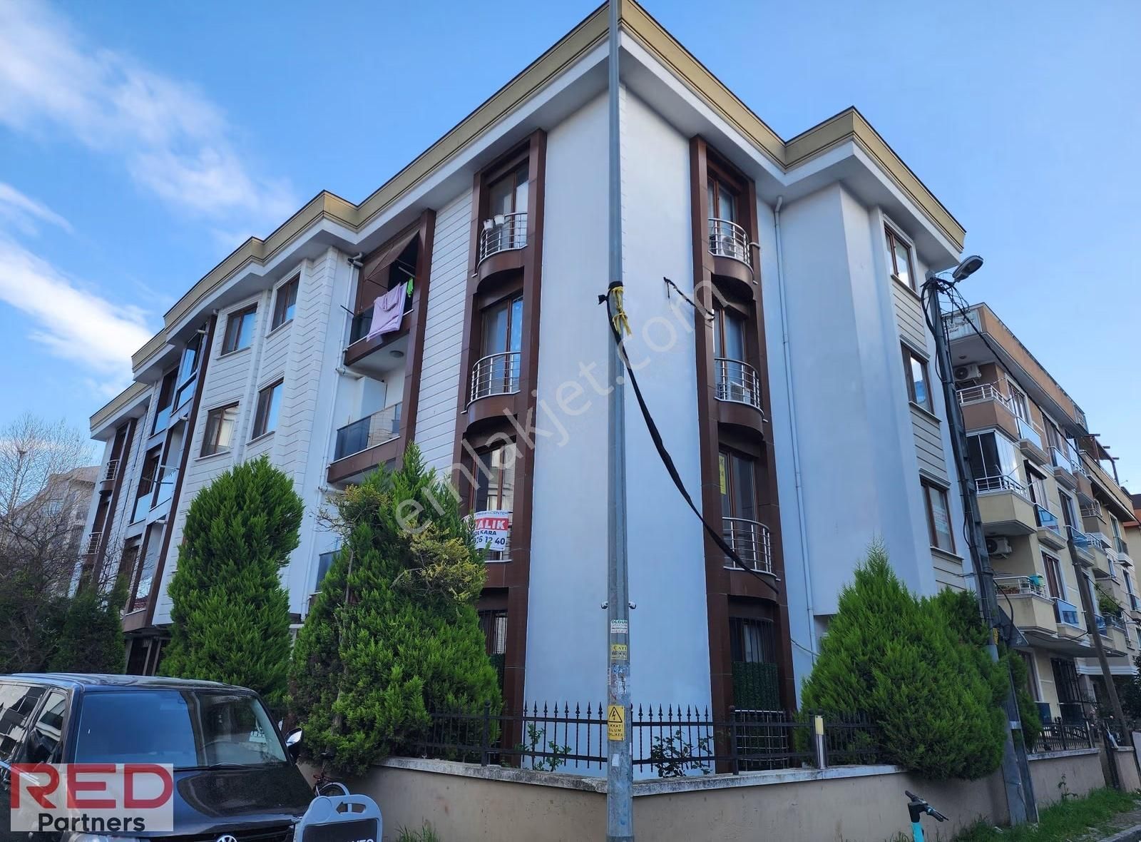 Tuzla İstasyon Kiralık 3+1 Daire Ara Kat Köşe Şenol Kara