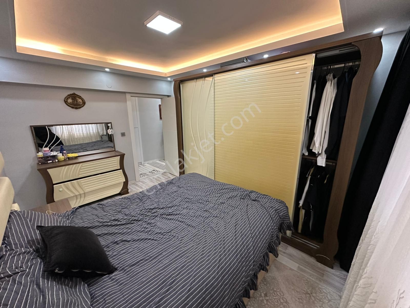 Nam-ak Emlak'tan Güney Cephe Kilerli İçi Full Yapılı Katta 3+1 Daire - Görsel 24