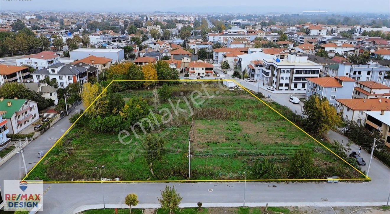 Remax Desıgn Erenler'de 108m2 Satılık Arsa