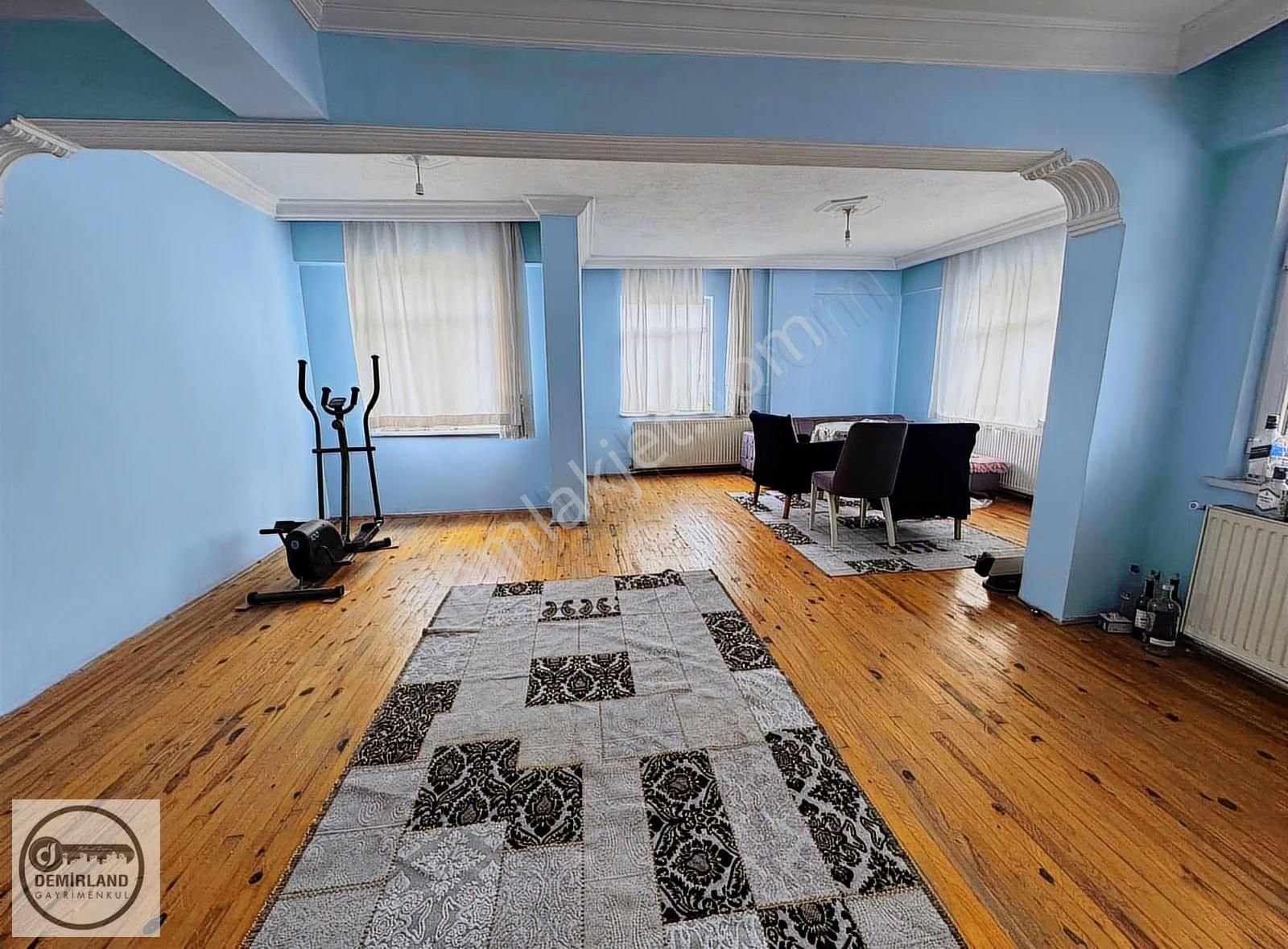 Demirland'dan Satılık Fatih Mahallesi'nde 2+1 Geniş Daire