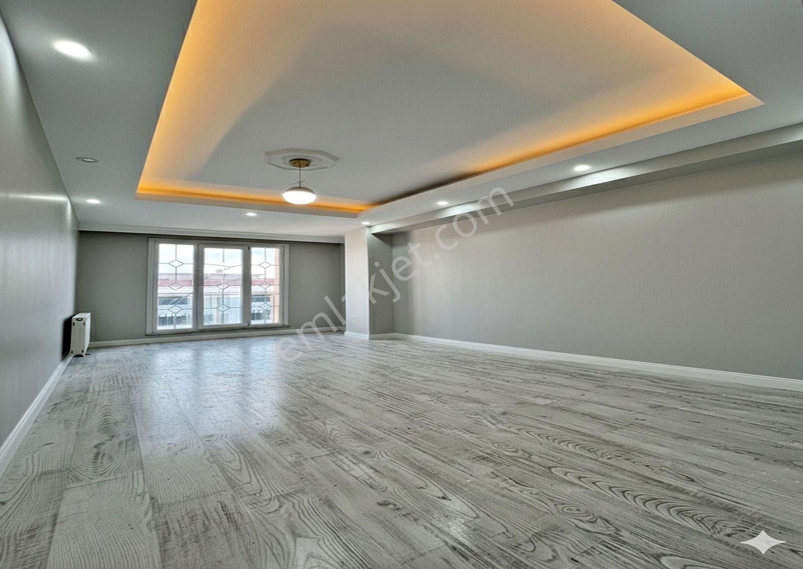 Merkezi Konum Masrafsız Aileye Genişm2 İskanlı 2+1 Satılık Daire