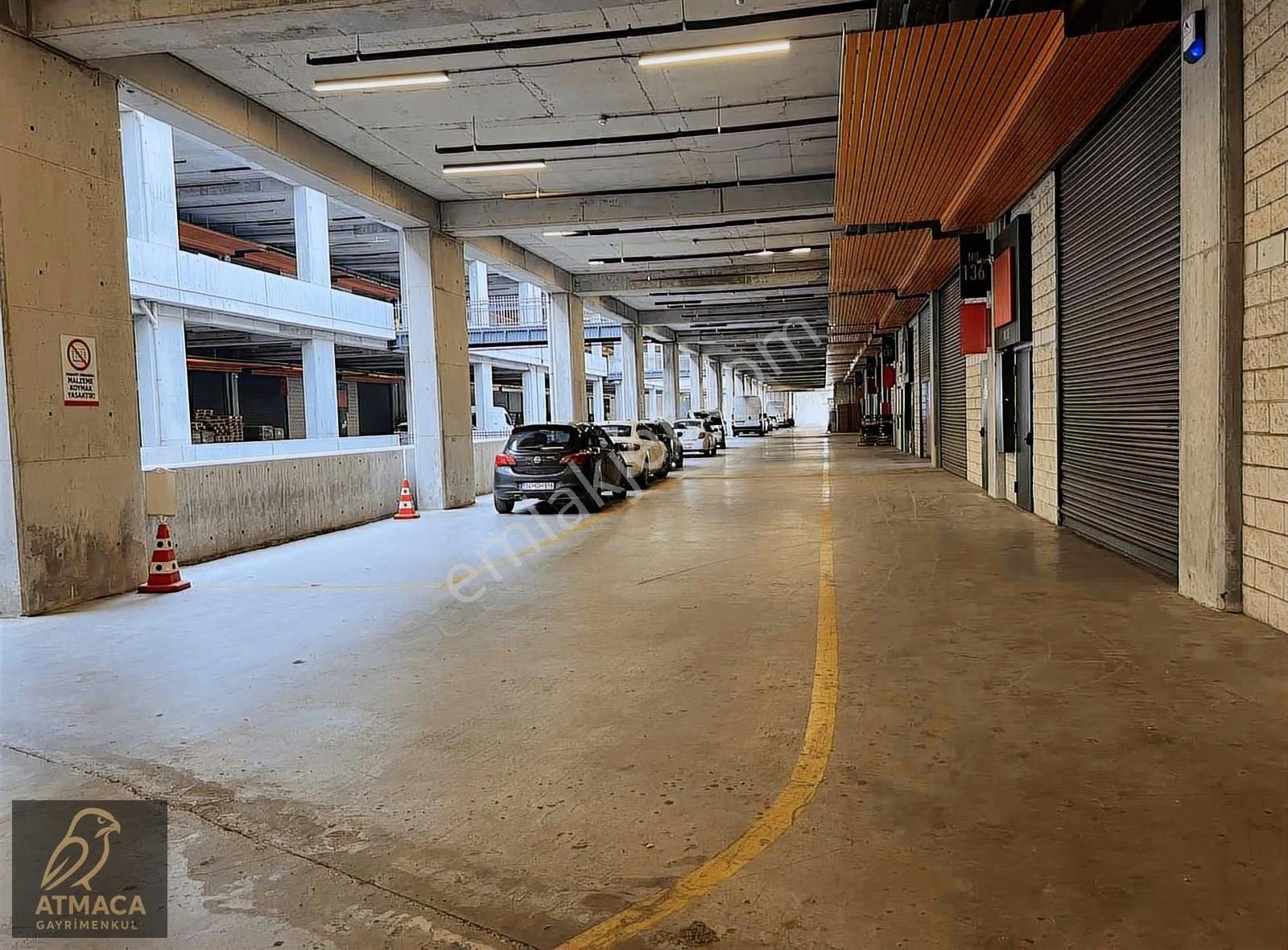 Sinpaş İş Merkezi'nde Düz Girişli 663 M2 Kiralık İşyeri