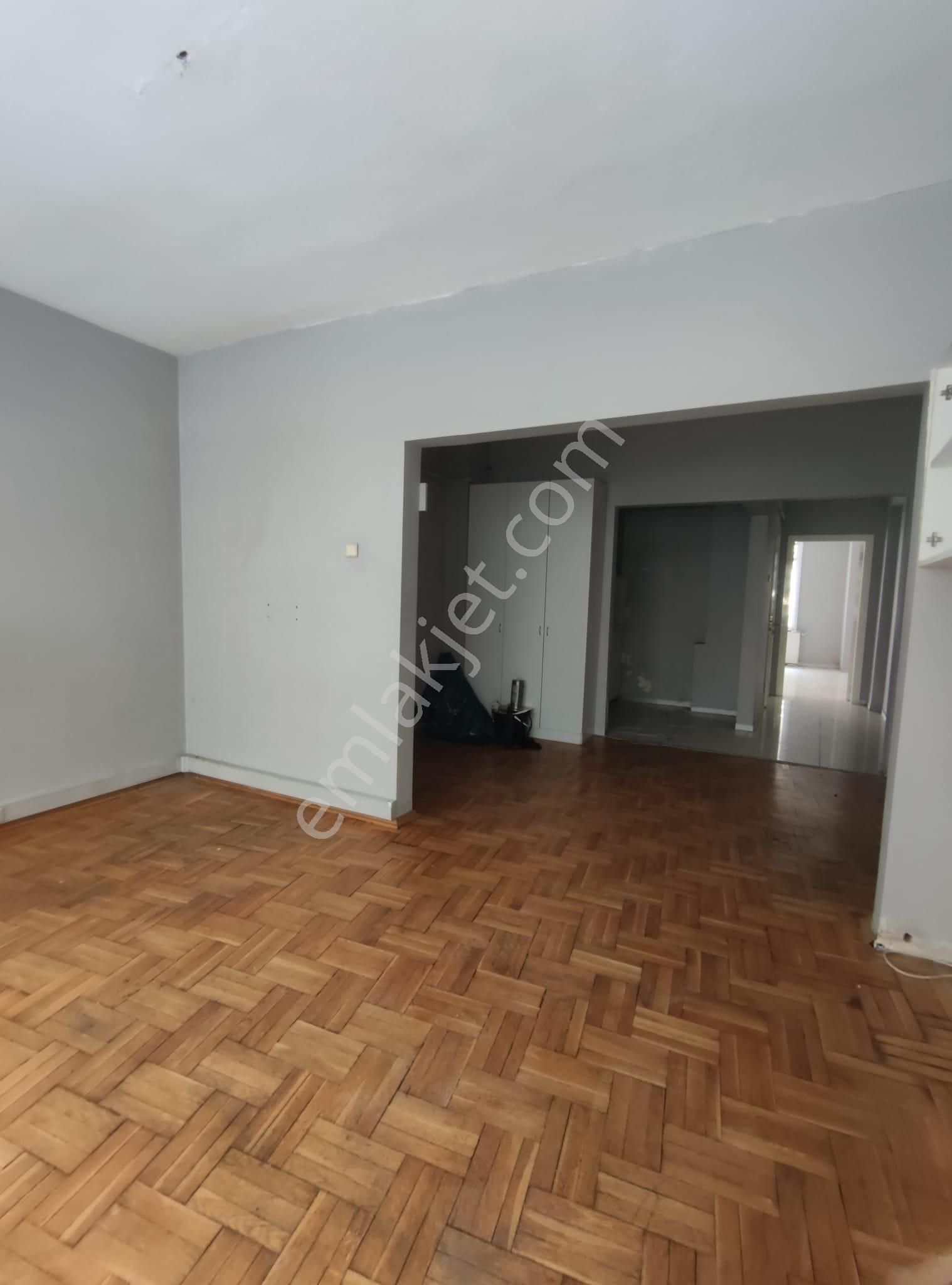 Burç Emlaktan Beşiktaş Cadde Paraleli Homofise Uygun 1+l Salon Kombili 65 M2 Yüksek Giriş - Görsel 4