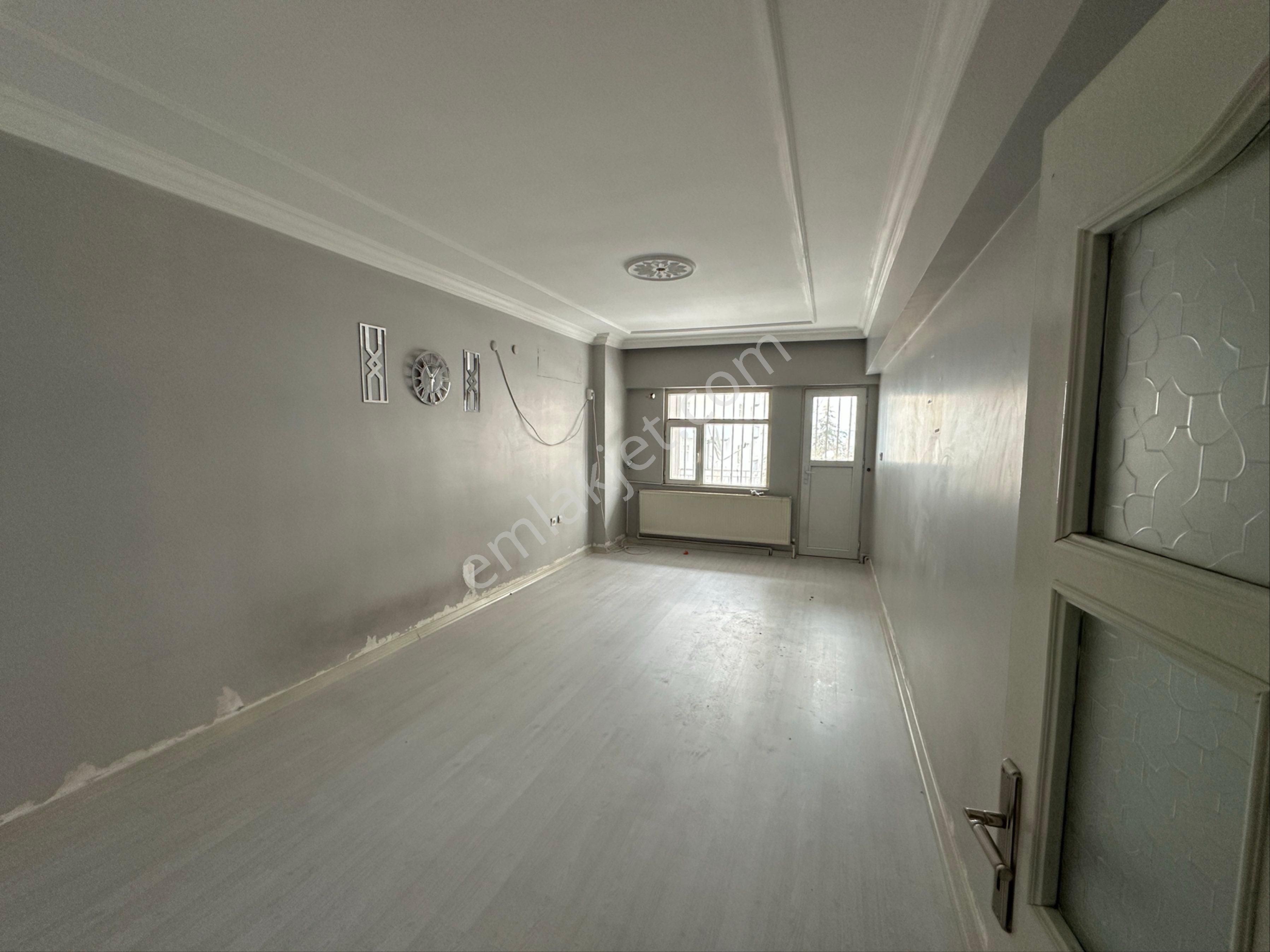 !!!ezd Emlaktan Merke Konumda Kiralık Dairee!!