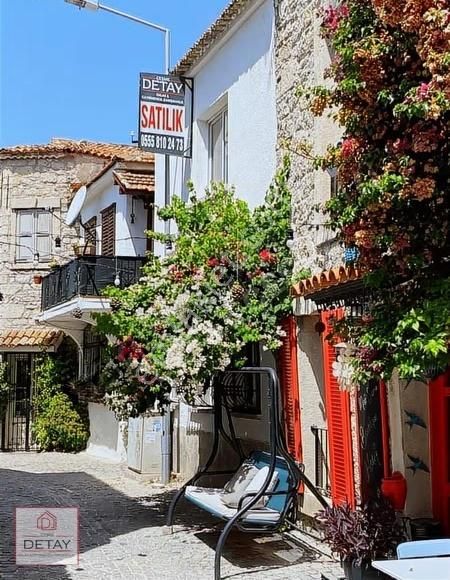 Alaçatı Çarşı İçinde Ticari İşletmeye Uygun Müstakil Ev - Görsel 20