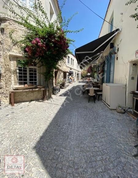 Alaçatı Çarşı İçinde Ticari İşletmeye Uygun Müstakil Ev - Görsel 11