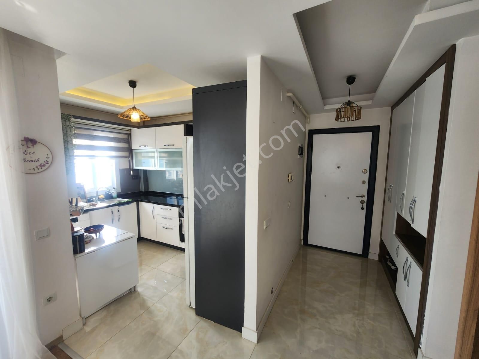 Karınca'dan Akdeniz Mh'de Kapanmaz Deniz Manzaralı 2+1 Satılık - Görsel 4