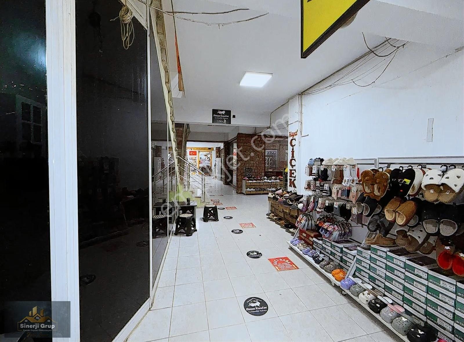 Siner Gayrimenkul'den Çarşı Merkezde Kiralık Dükkan - Görsel 5
