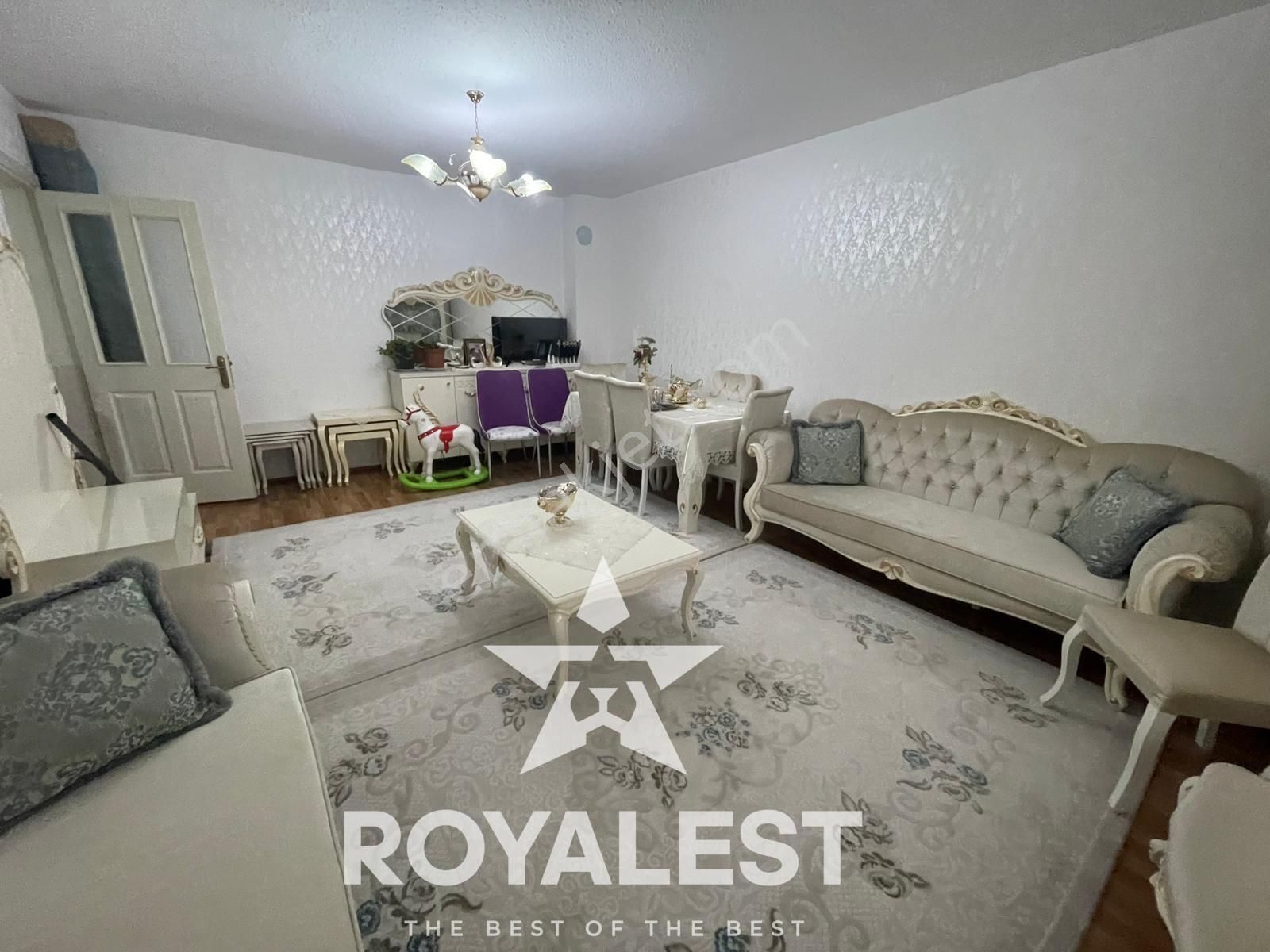 Royalest'ten Karataş Merkez'de Siteiçi Arakat İskanlı Fırsat 3+1