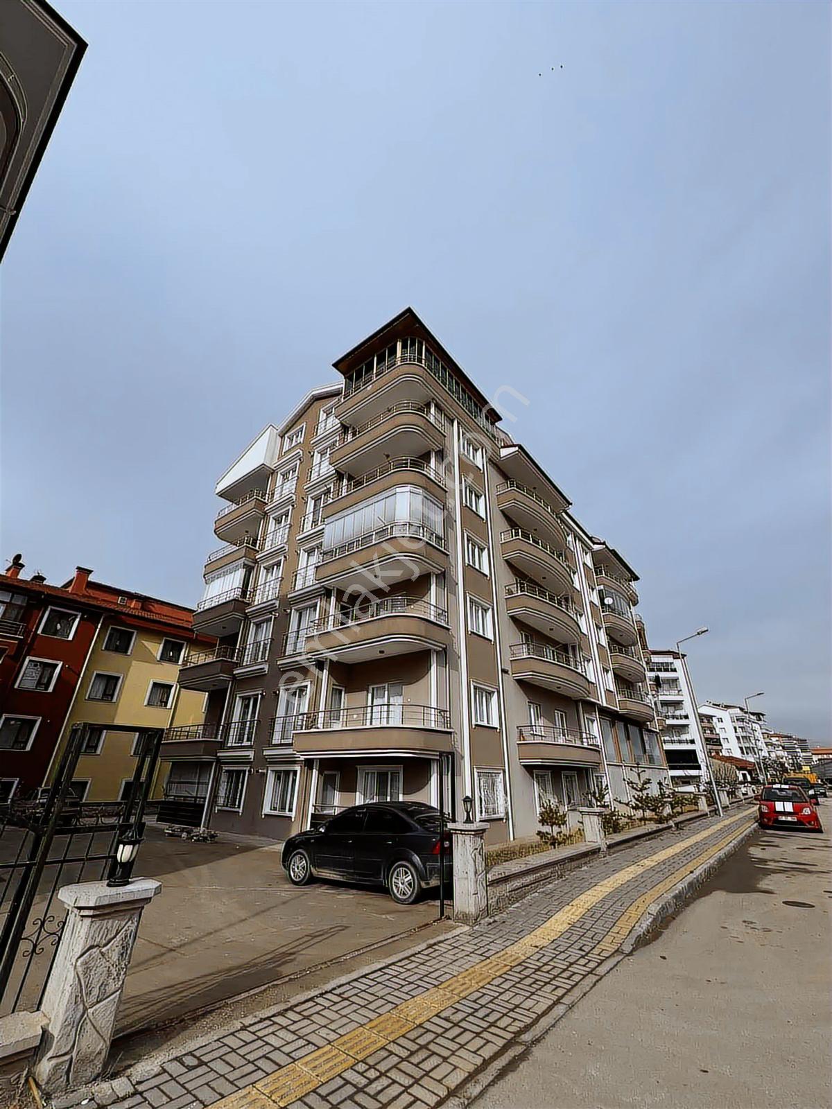 Ekin Group'tan B.pazarı Full Yapılı 3+1 Civarı Satılık Daire