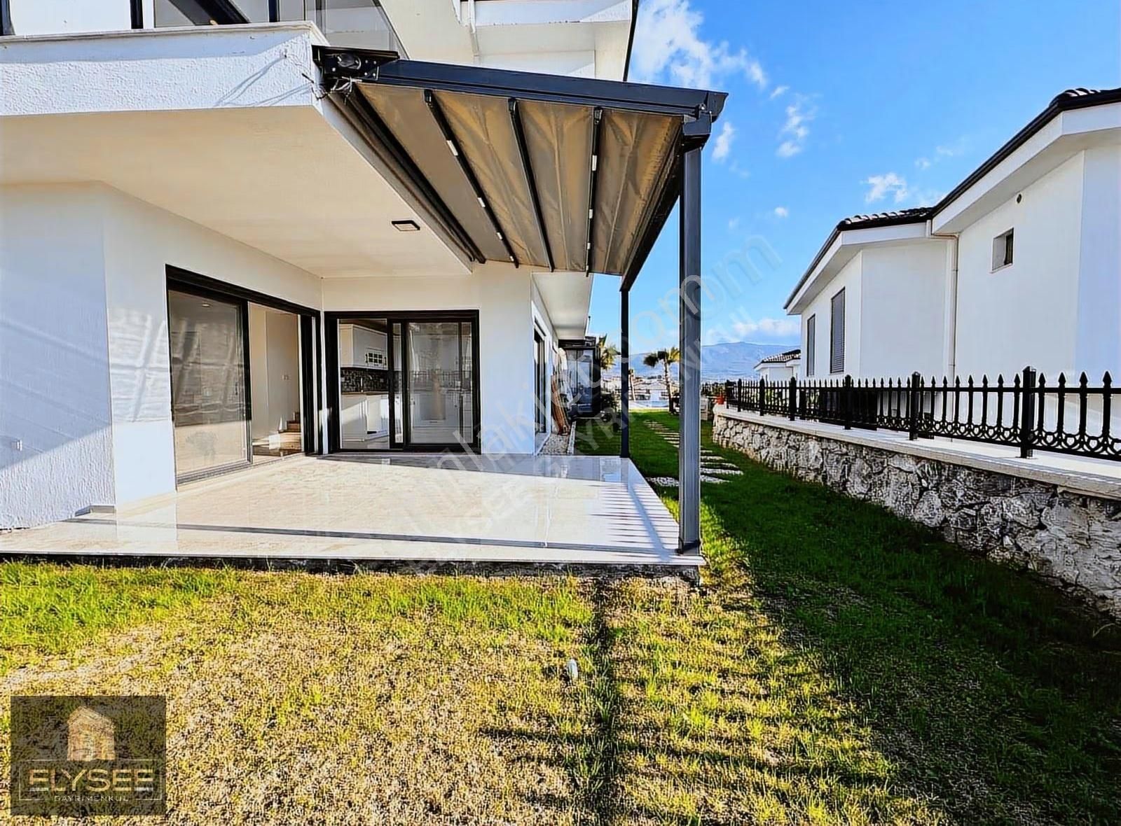 Kuşadası'nda Güvenlikli Havuzlu Sitede Satılık 3+1 Bahçeli Villa - Görsel 5