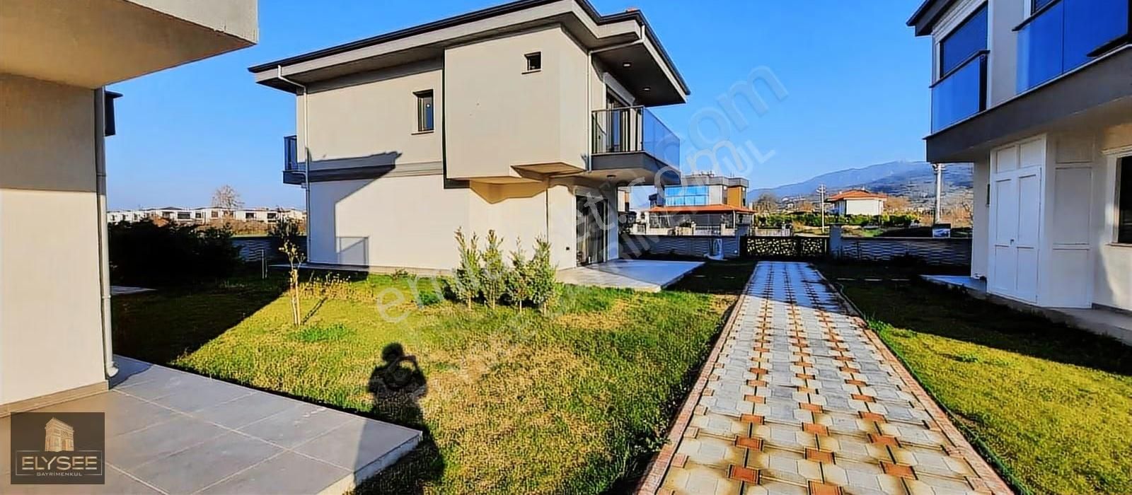 Güzelçamlı'da Denize Yakın | Havuzlu Sitede | Tam Müstakil Villa - Görsel 6