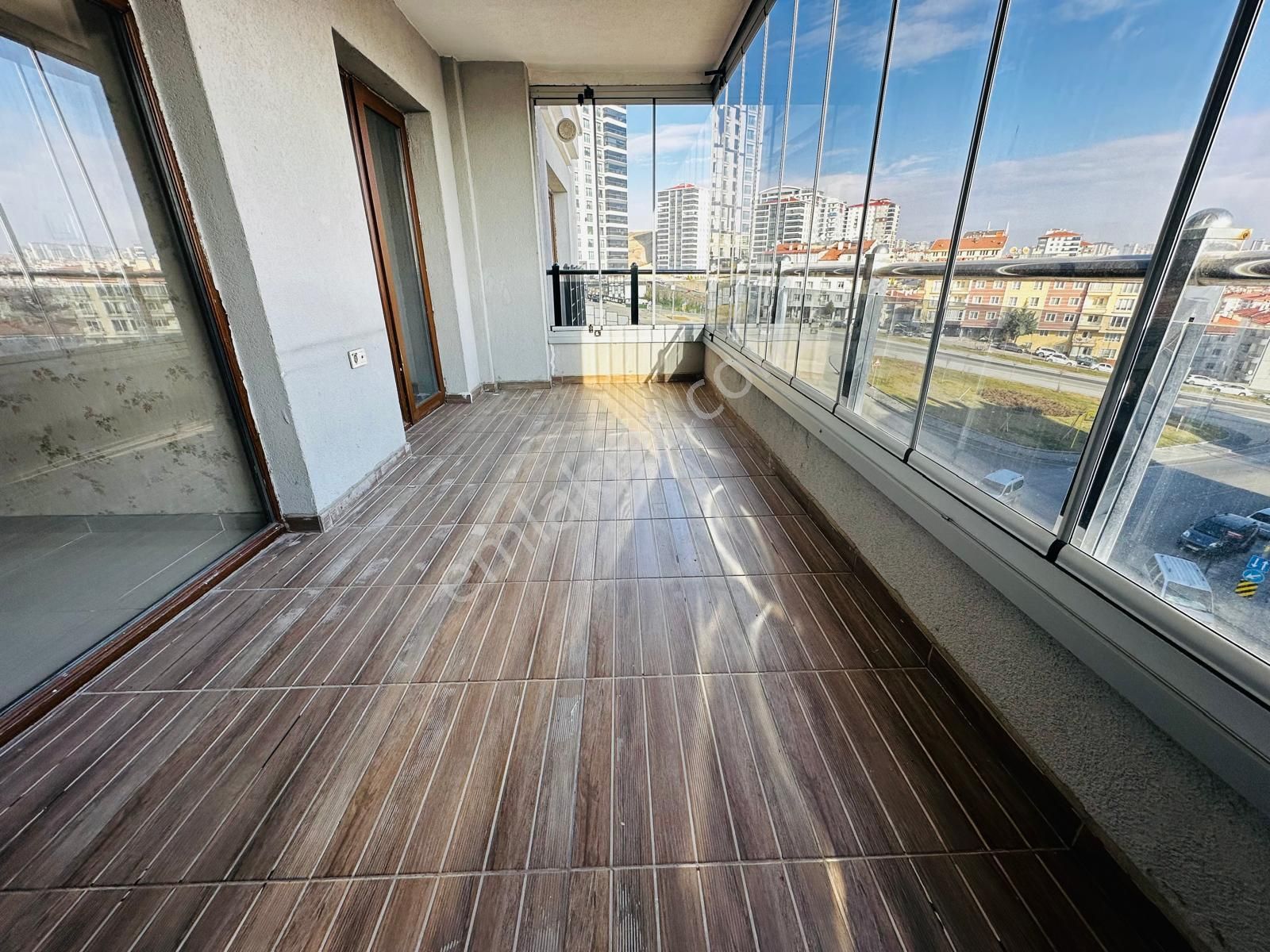 Ufuk Kılıç Emlak'tan Site'de Fırsat Dairesi Kredi Limitsiz 4+1 Daire - Görsel 8