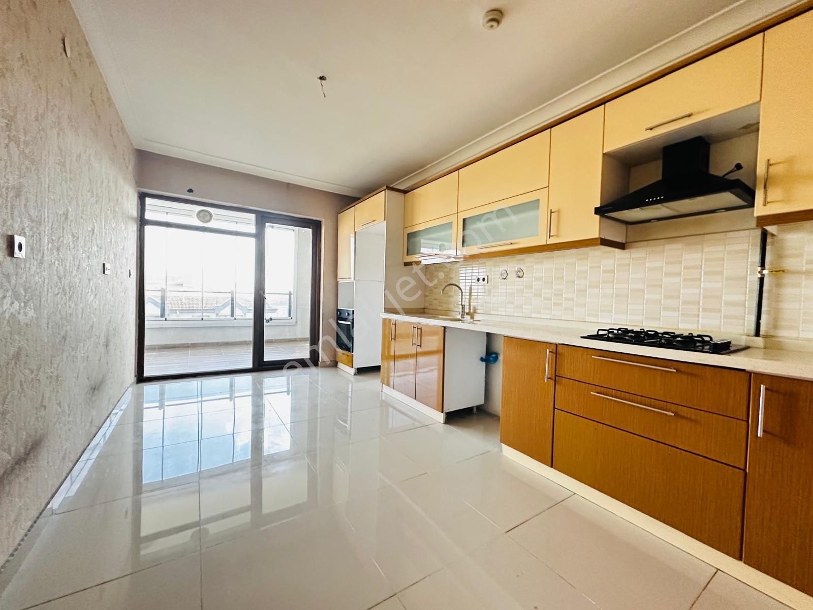 Ufuk Kılıç Emlak'tan Site'de Fırsat Dairesi Kredi Limitsiz 4+1 Daire - Görsel 6