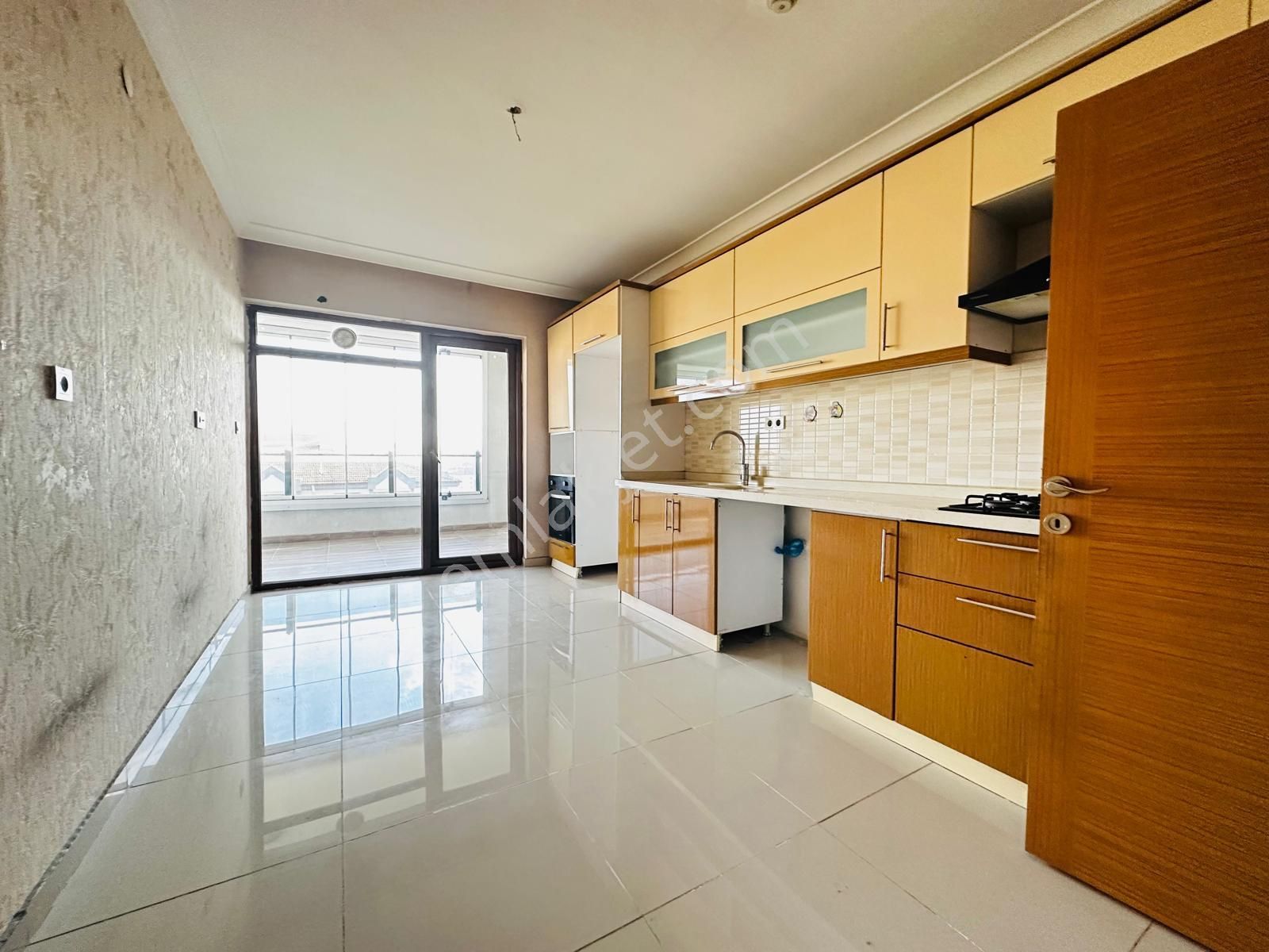 Ufuk Kılıç Emlak'tan Site'de Fırsat Dairesi Kredi Limitsiz 4+1 Daire - Görsel 2