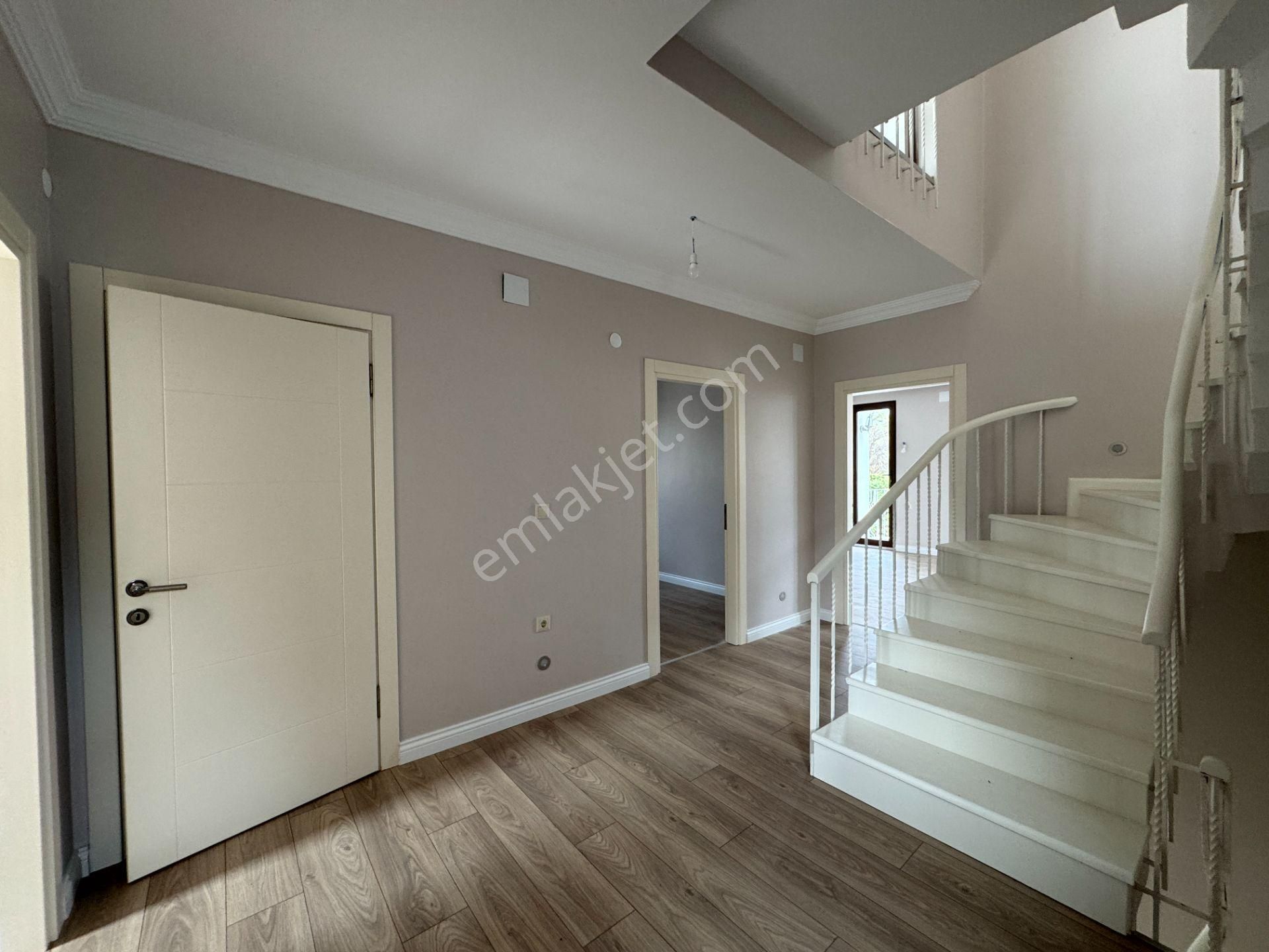 Trabzon Yomra Kaşüstü Kamelya Sitesi Lüks 4+1 Satılık Villa - Görsel 14