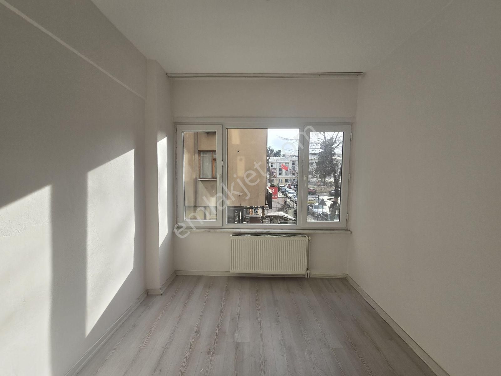 Kartaltepe'de 1.kat Komple Tadilatlı 1+1 Daire - Görsel 3